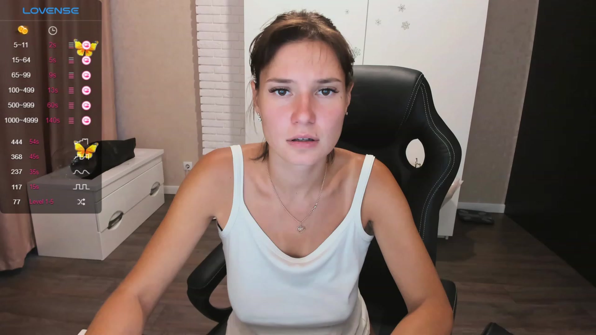 Gallery image thumbnail from HollyMollyy's myfreecams stream on, 09/29/2023, 15:20 image 17 of 20