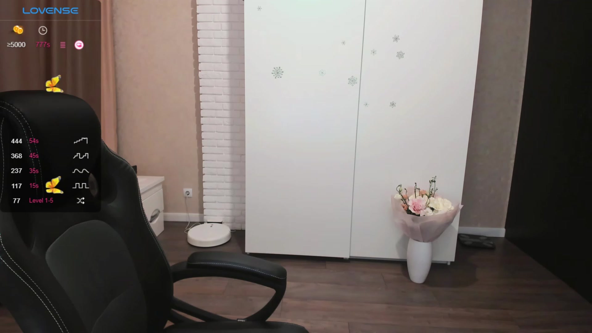 Gallery image thumbnail from HollyMollyy's myfreecams stream on, 09/29/2023, 17:32 image 20 of 20