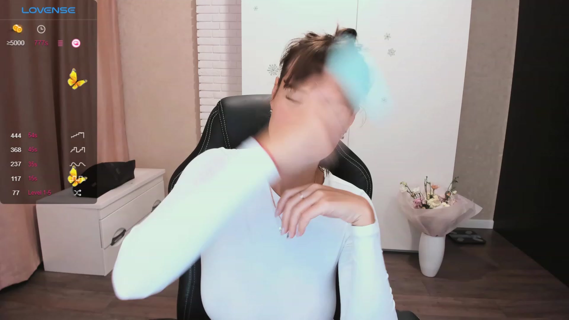 Gallery image thumbnail from HollyMollyy's myfreecams stream on, 10/04/2023, 15:49 image 19 of 20