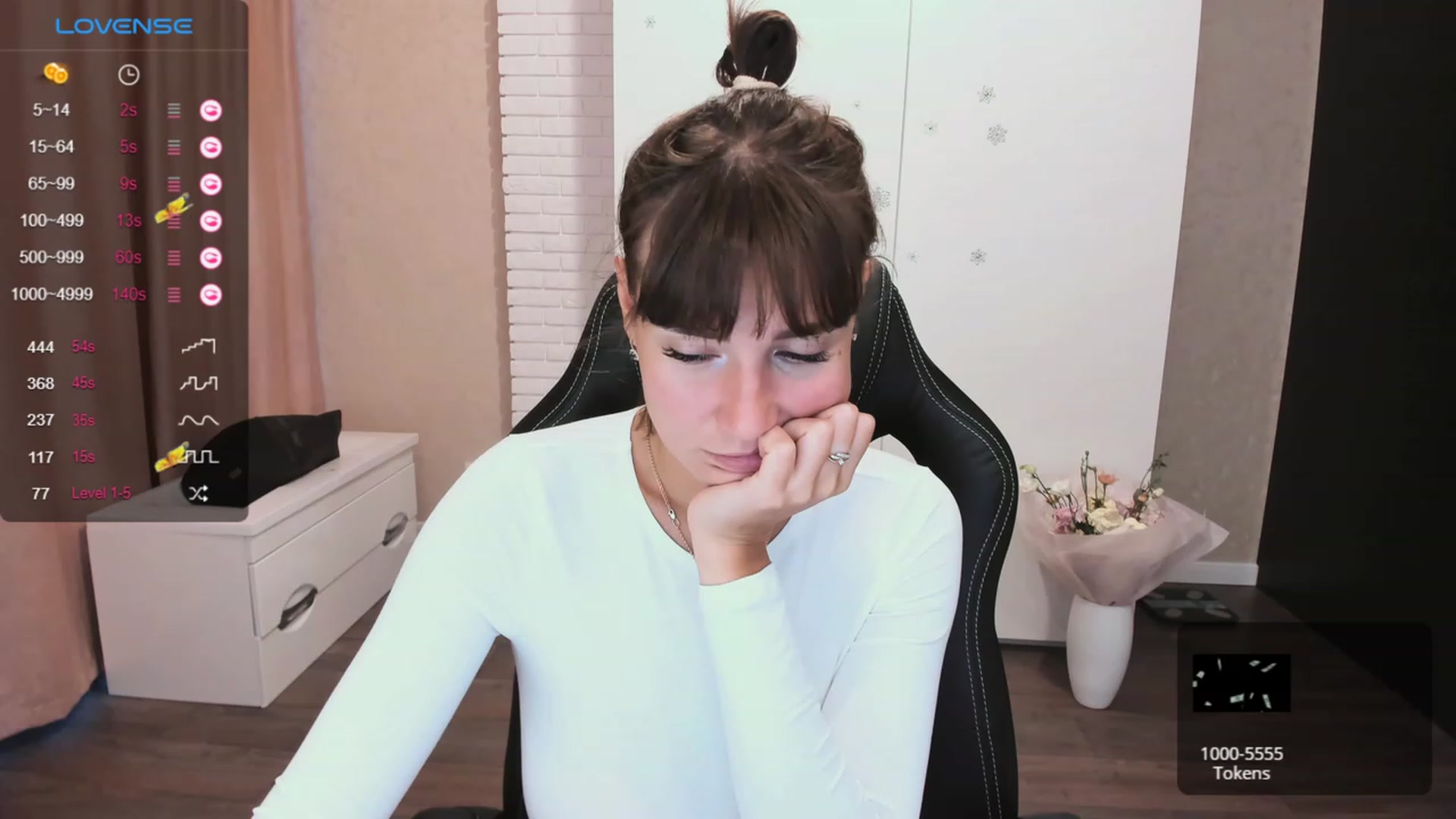Gallery image thumbnail from HollyMollyy's myfreecams stream on, 10/04/2023, 15:49 image 11 of 20