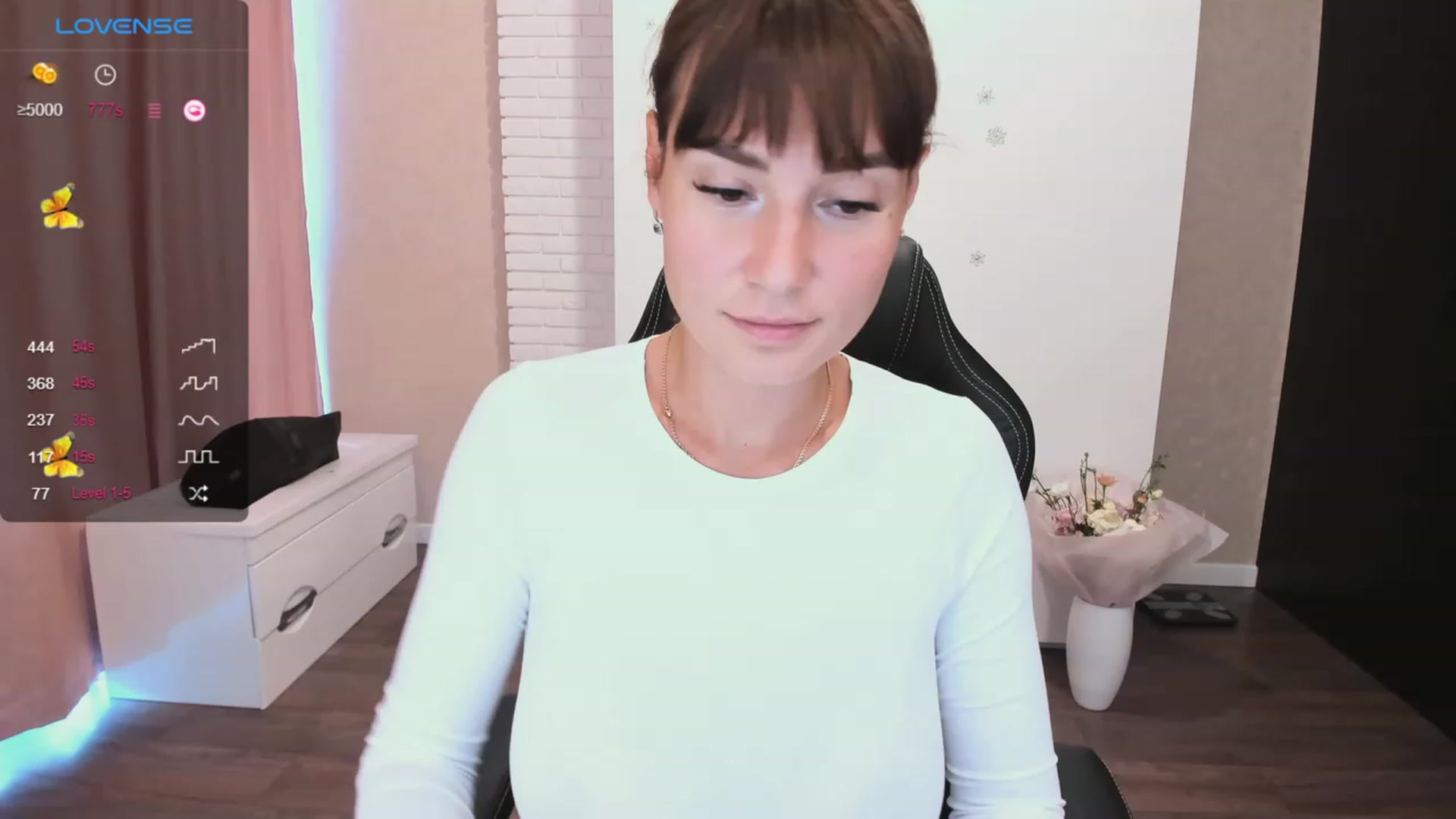 Gallery image thumbnail from HollyMollyy's myfreecams stream on, 10/04/2023, 15:49 image 1 of 20