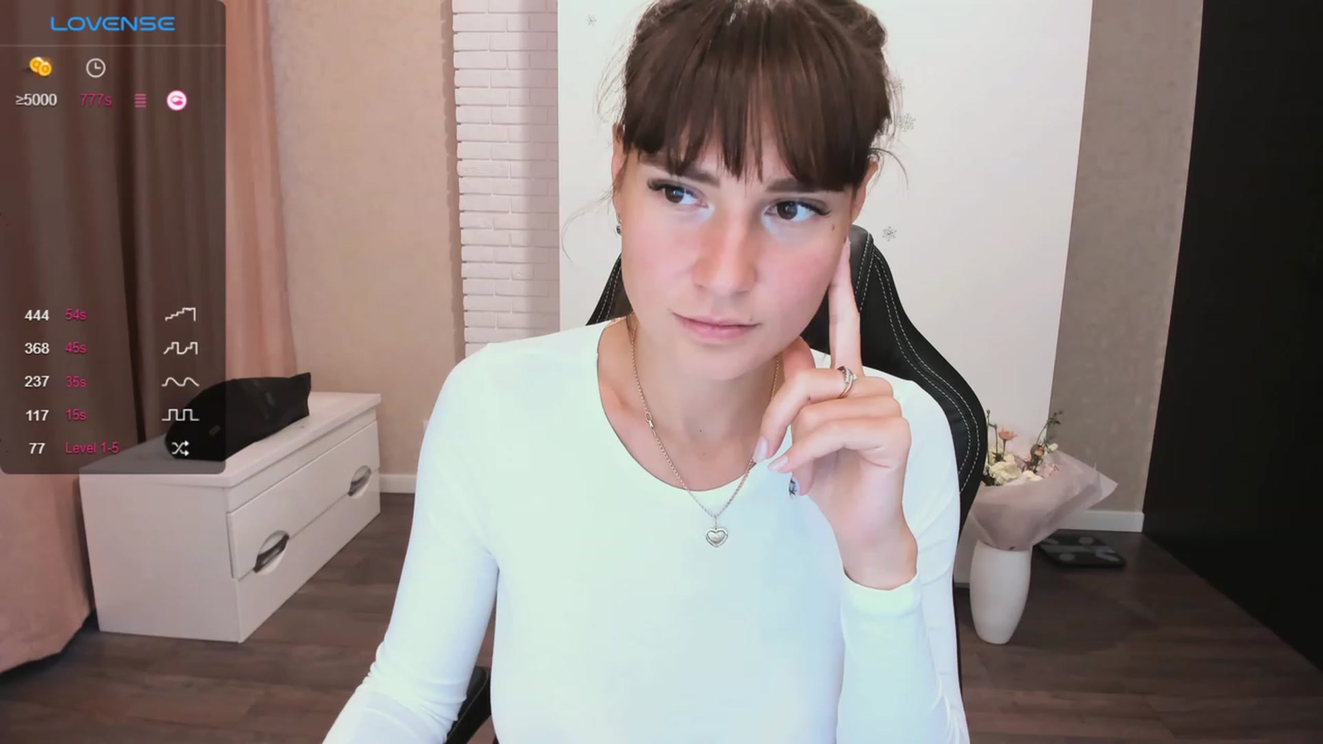 Gallery image thumbnail from HollyMollyy's myfreecams stream on, 10/04/2023, 15:49 image 12 of 20