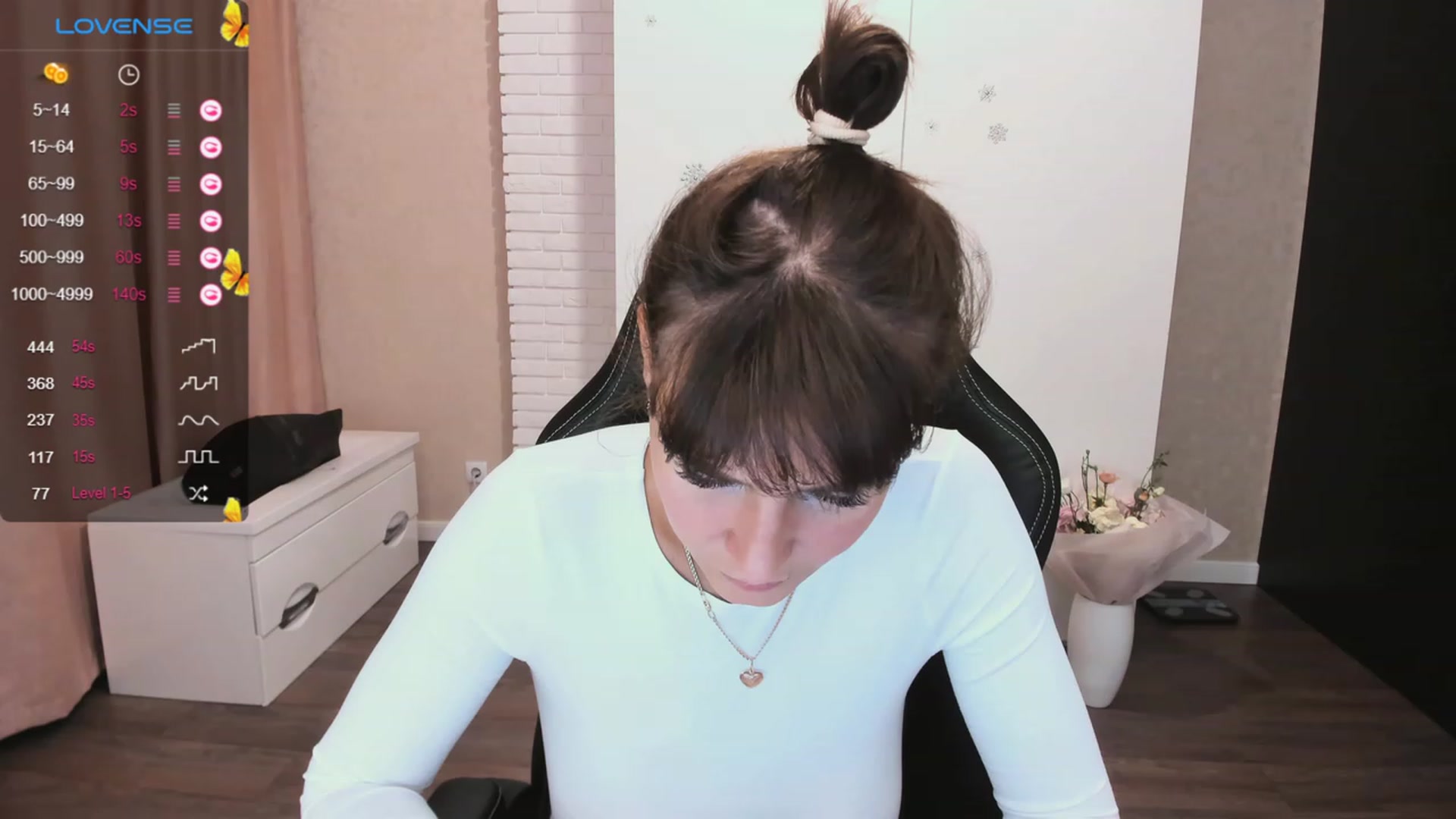 Gallery image thumbnail from HollyMollyy's myfreecams stream on, 10/04/2023, 15:49 image 15 of 20