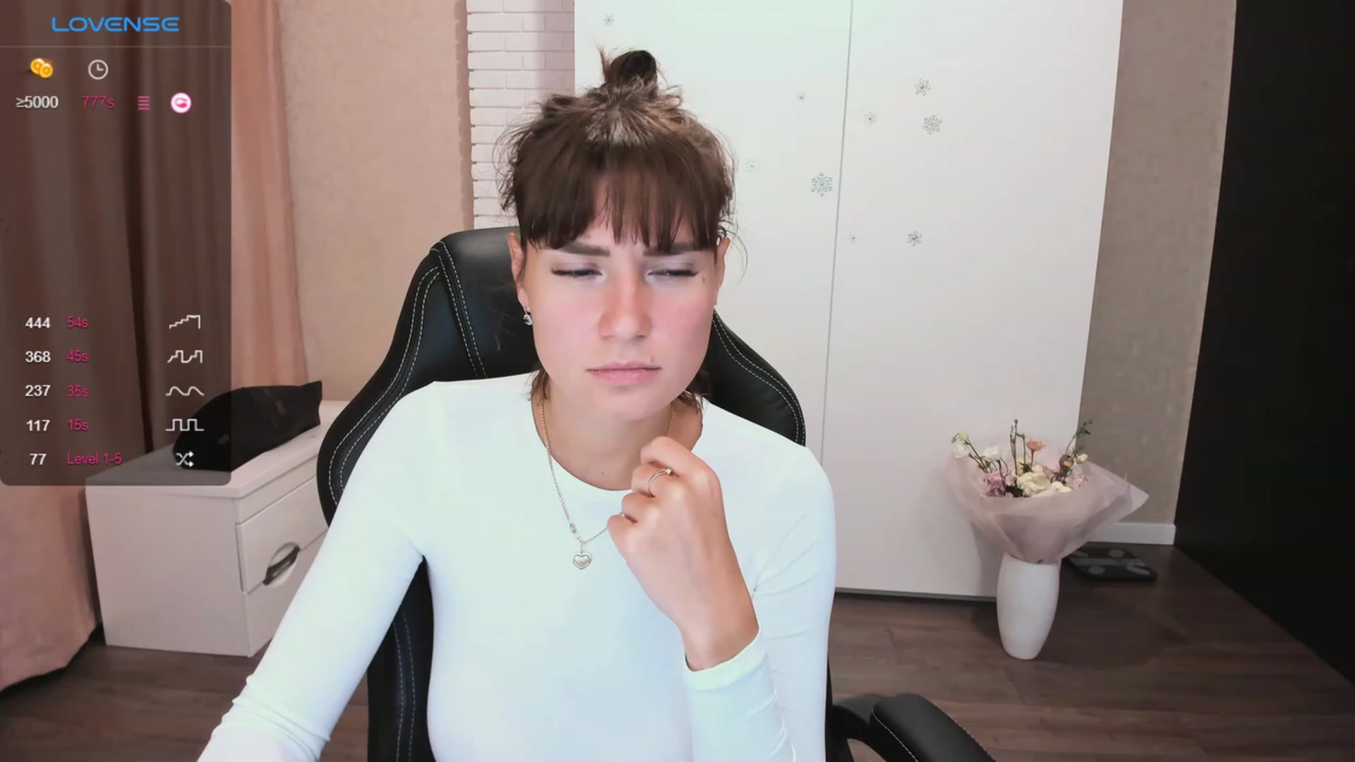 Gallery image thumbnail from HollyMollyy's myfreecams stream on, 10/04/2023, 15:49 image 20 of 20