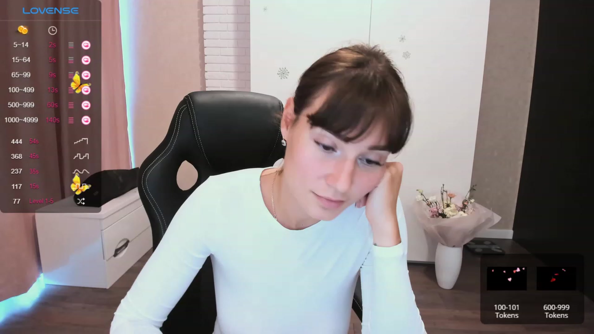 Gallery image thumbnail from HollyMollyy's myfreecams stream on, 10/04/2023, 15:49 image 3 of 20