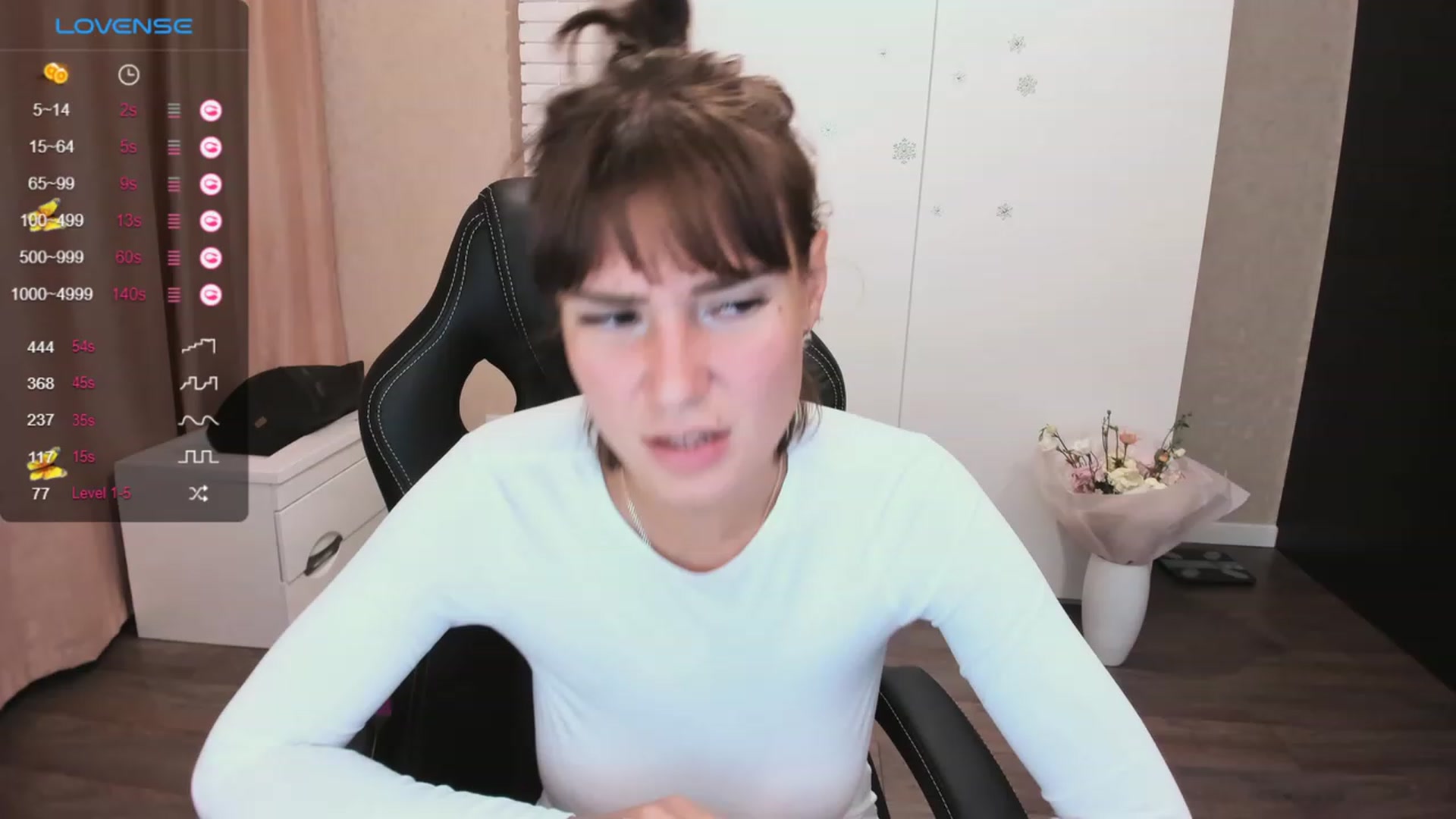 Gallery image thumbnail from HollyMollyy's myfreecams stream on, 10/04/2023, 17:22 image 7 of 20