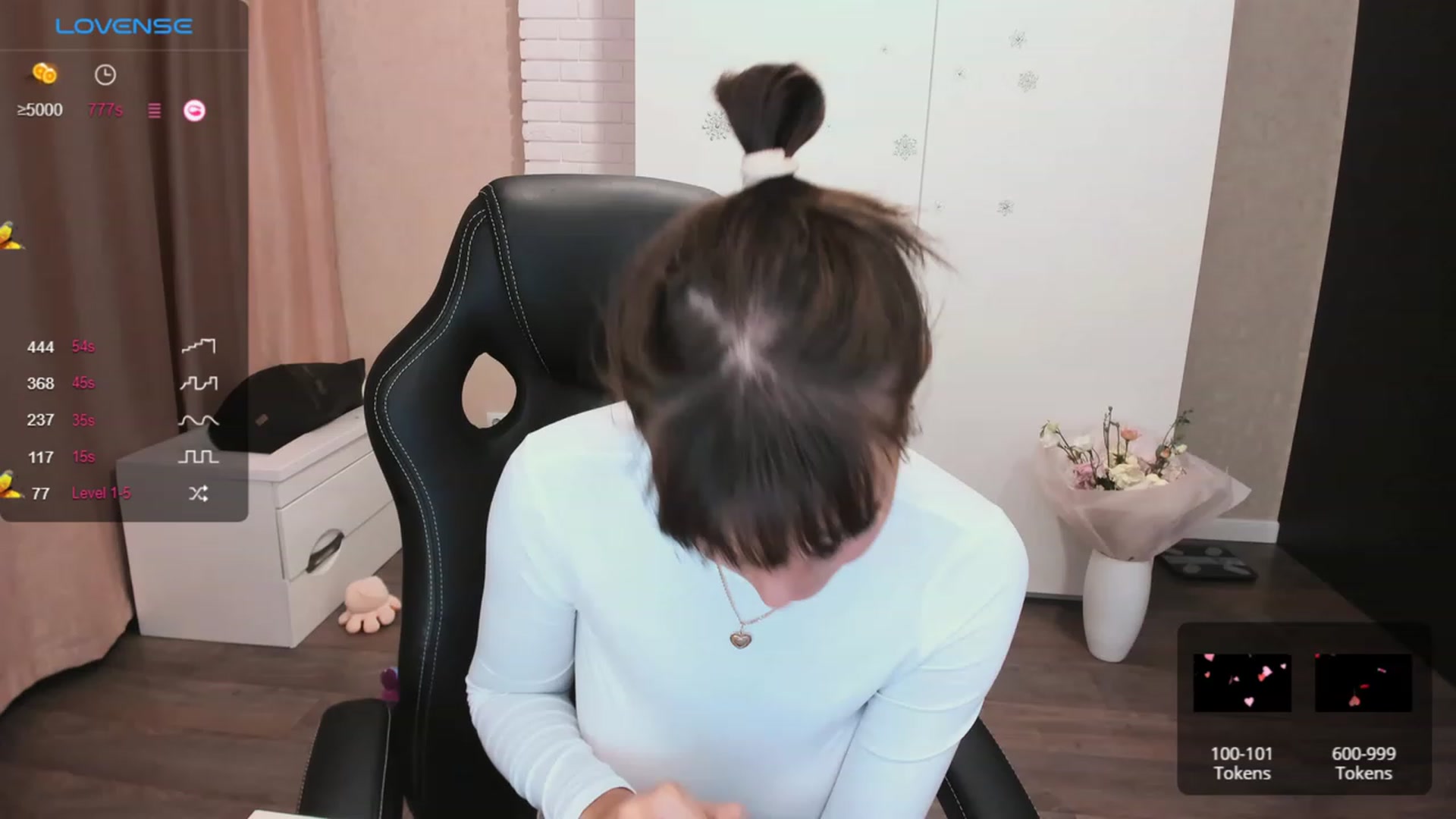 Gallery image thumbnail from HollyMollyy's myfreecams stream on, 10/04/2023, 17:22 image 20 of 20