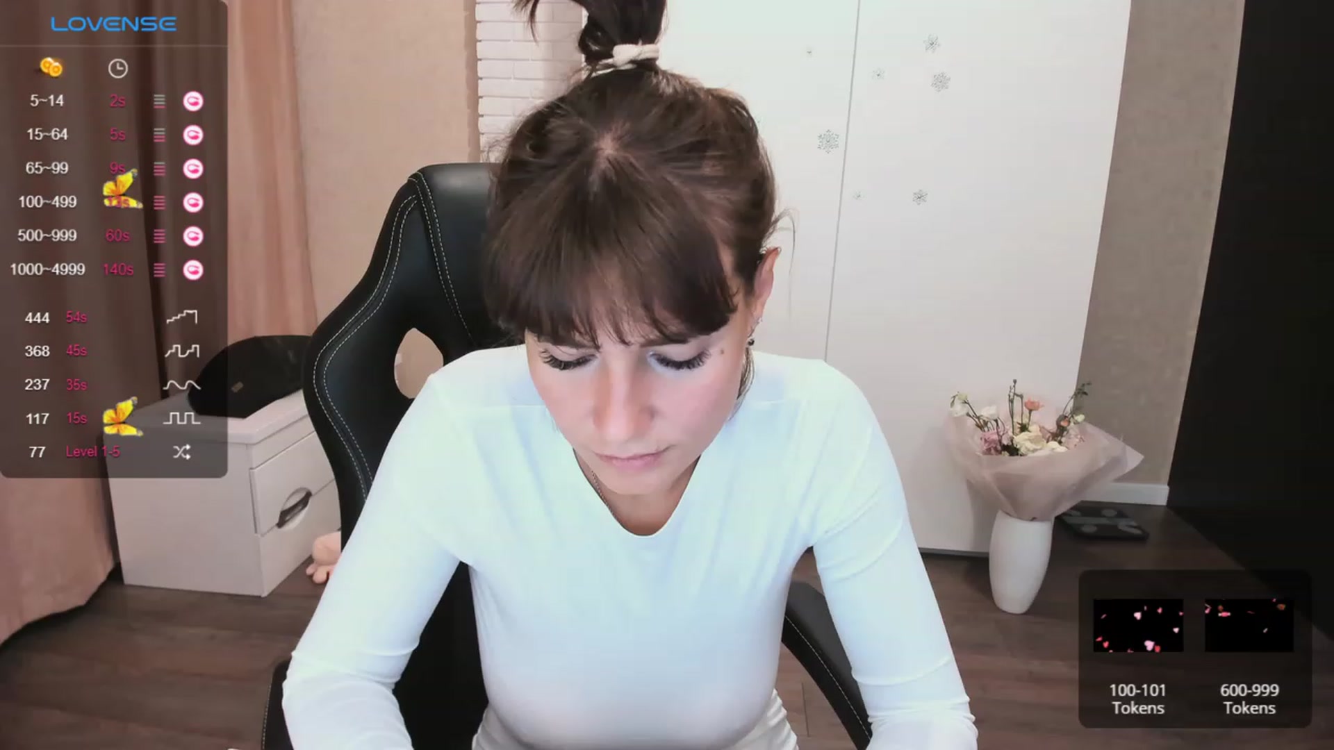 Gallery image thumbnail from HollyMollyy's myfreecams stream on, 10/04/2023, 17:22 image 2 of 20