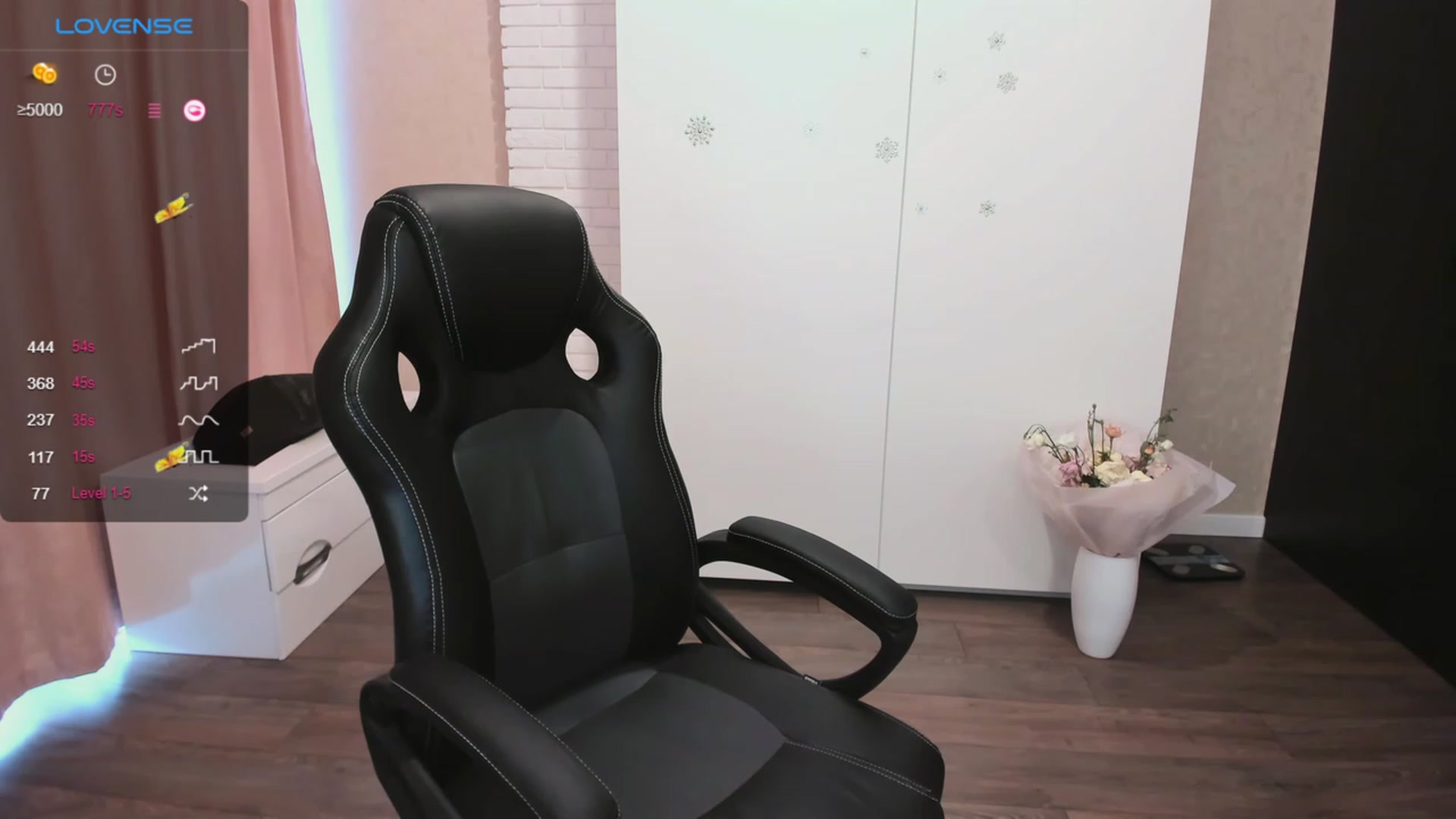 Gallery image thumbnail from HollyMollyy's myfreecams stream on, 10/05/2023, 11:04 image 20 of 20
