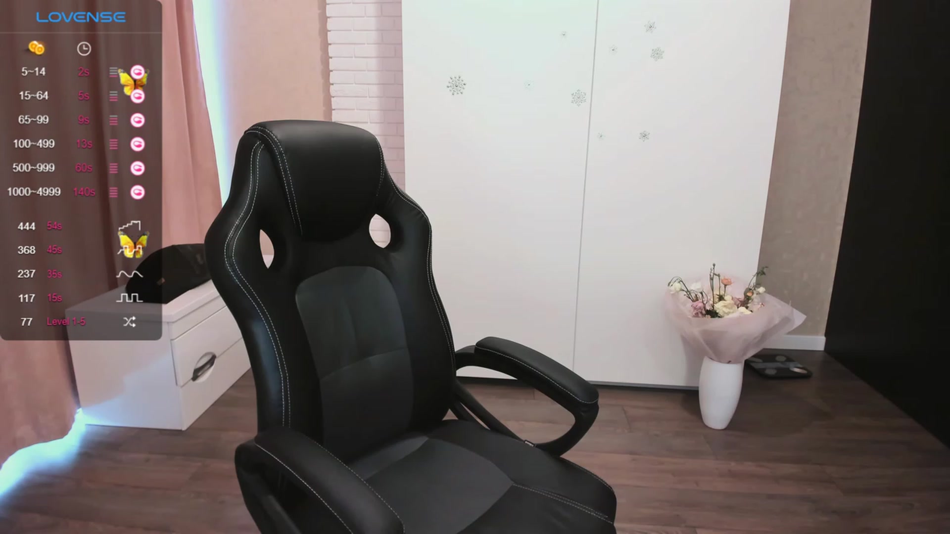 Gallery image thumbnail from HollyMollyy's myfreecams stream on, 10/05/2023, 11:04 image 19 of 20