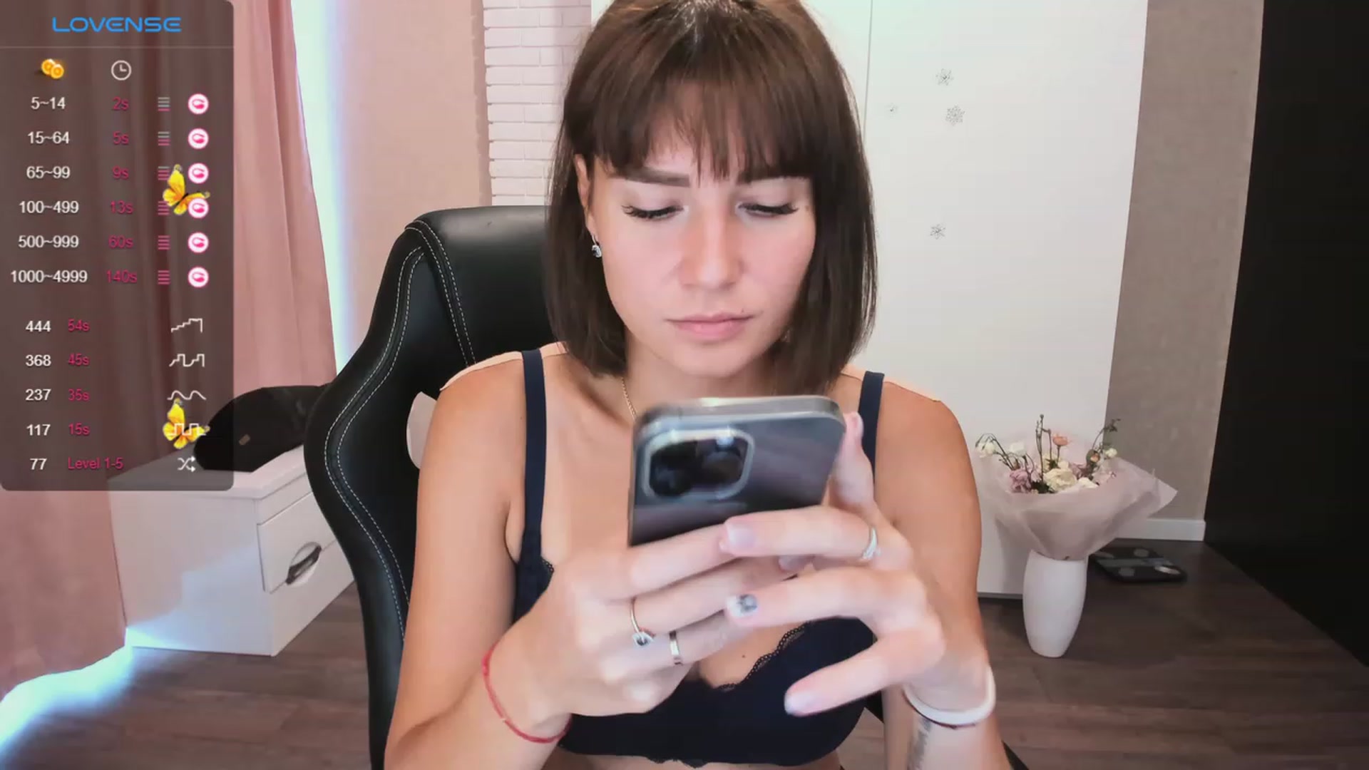 Gallery image thumbnail from HollyMollyy's myfreecams stream on, 10/05/2023, 11:46 image 18 of 20