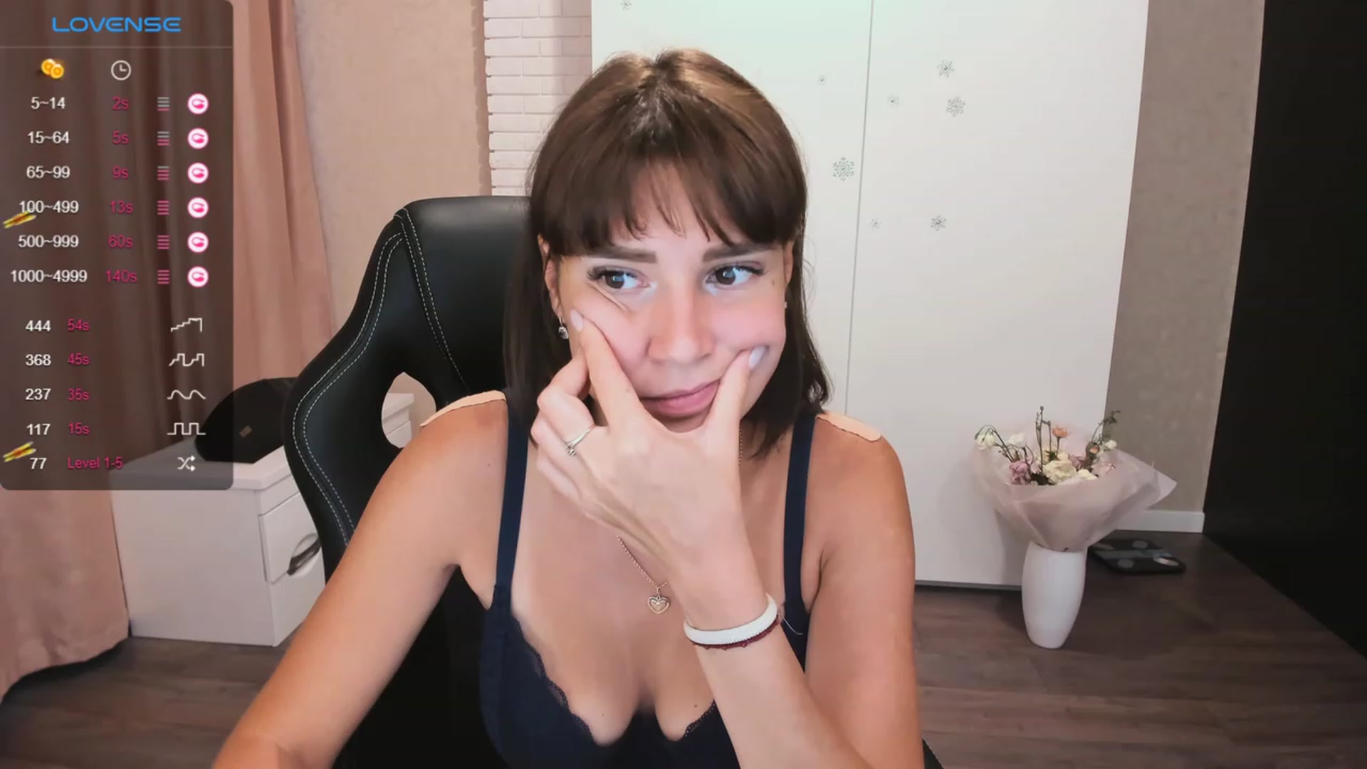 Gallery image thumbnail from HollyMollyy's myfreecams stream on, 10/05/2023, 15:51 image 14 of 20