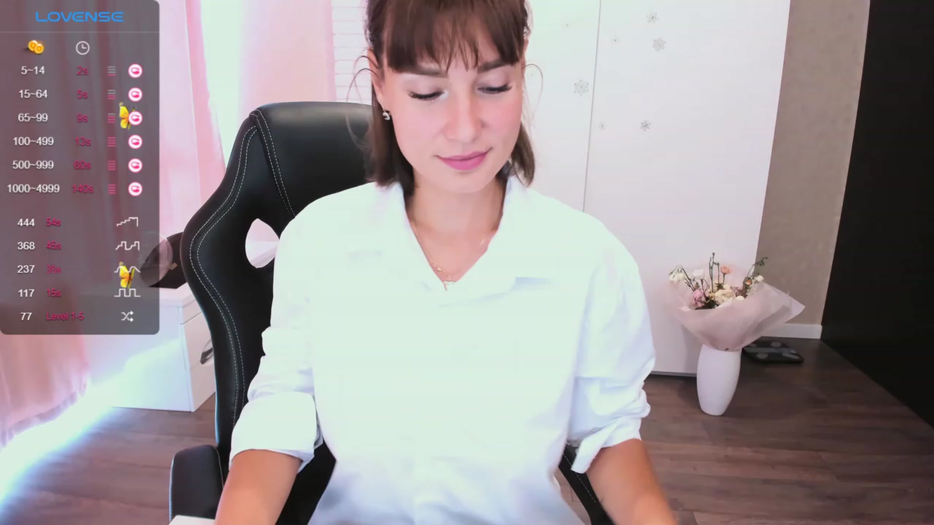 Gallery image thumbnail from HollyMollyy's myfreecams stream on, 10/06/2023, 12:04 image 10 of 20