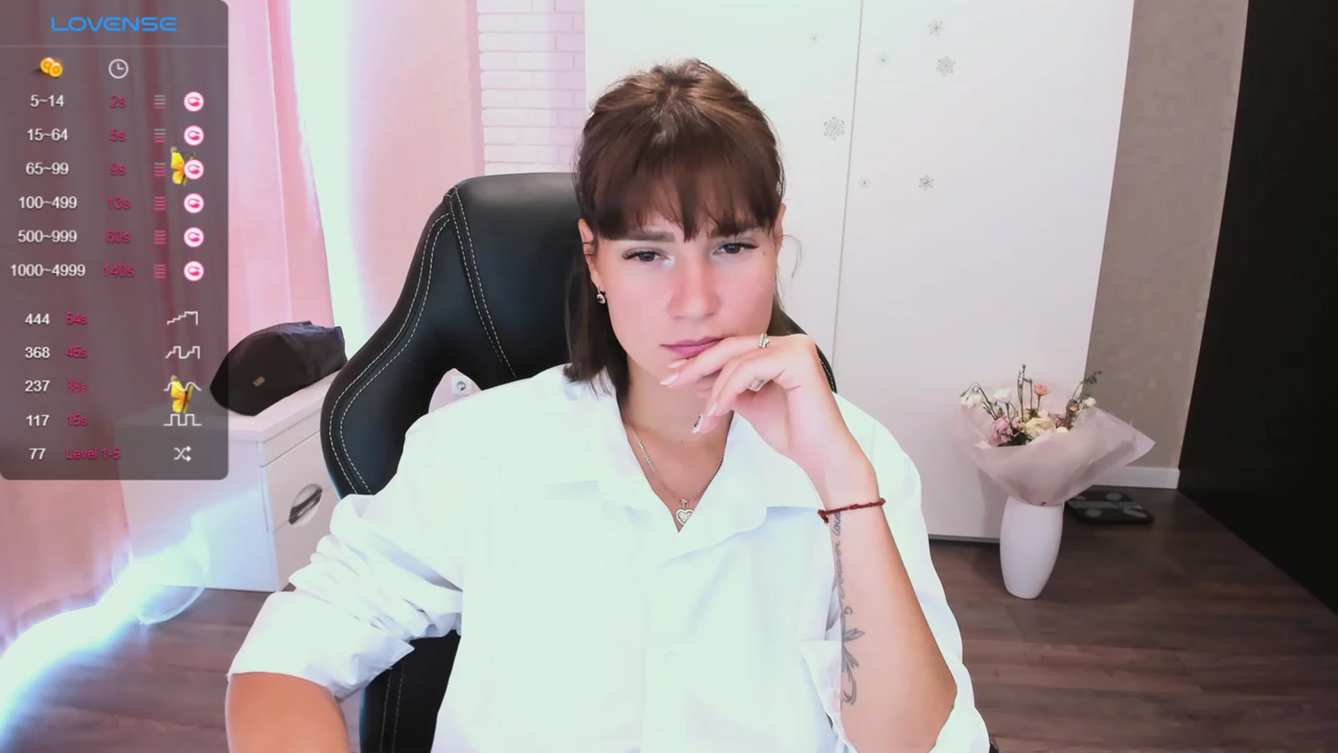 Gallery image thumbnail from HollyMollyy's myfreecams stream on, 10/06/2023, 12:04 image 14 of 20