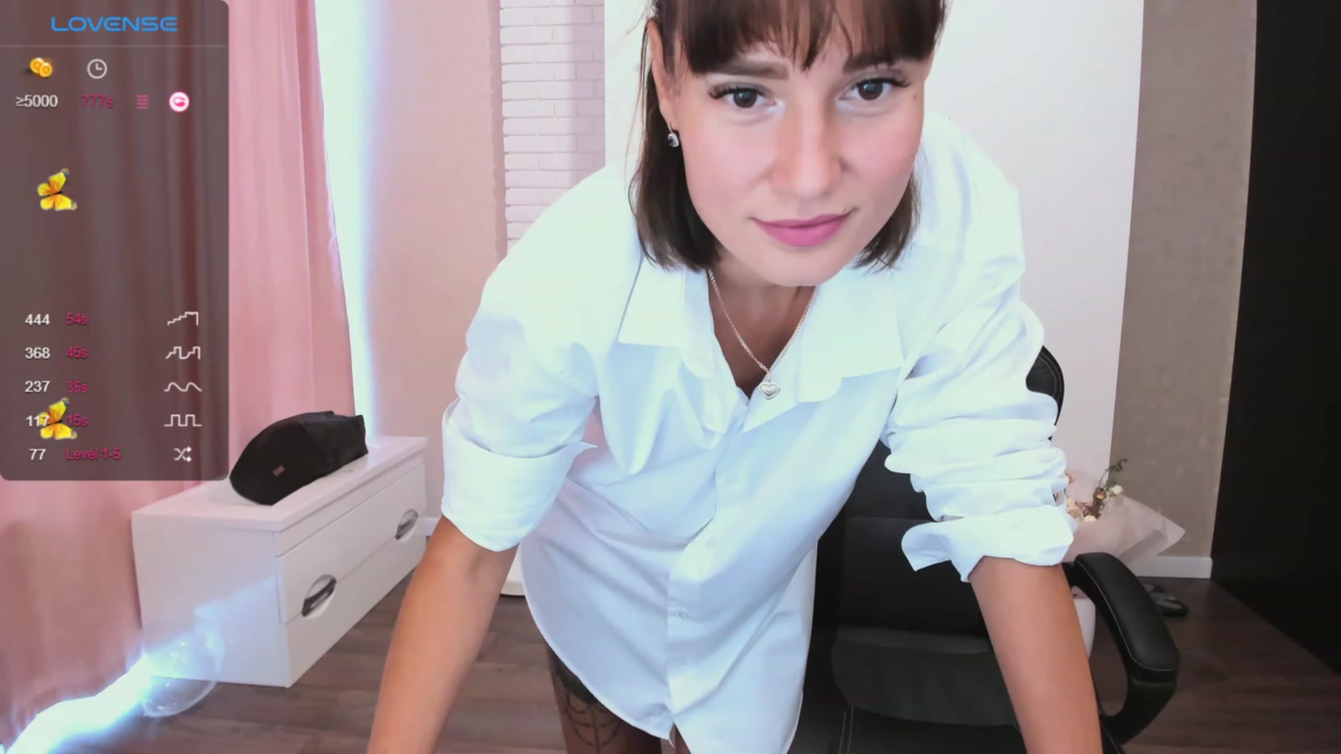 Gallery image thumbnail from HollyMollyy's myfreecams stream on, 10/06/2023, 13:31 image 16 of 20