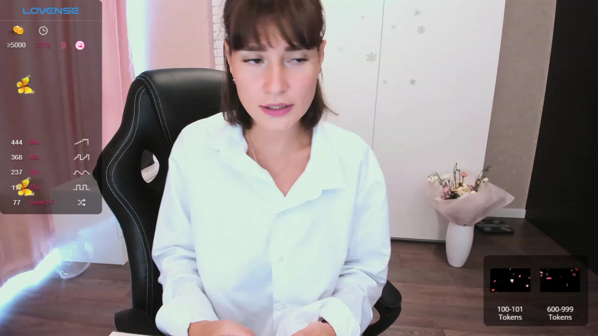 Gallery image thumbnail from HollyMollyy's myfreecams stream on, 10/06/2023, 13:31 image 8 of 20