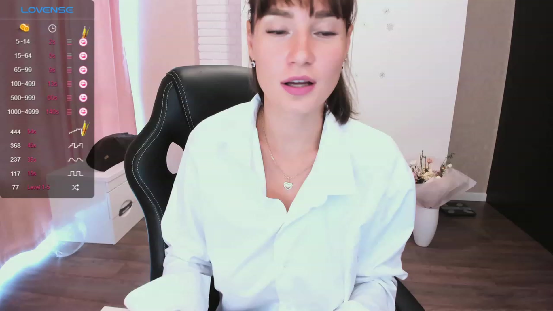 Gallery image thumbnail from HollyMollyy's myfreecams stream on, 10/06/2023, 13:31 image 1 of 20