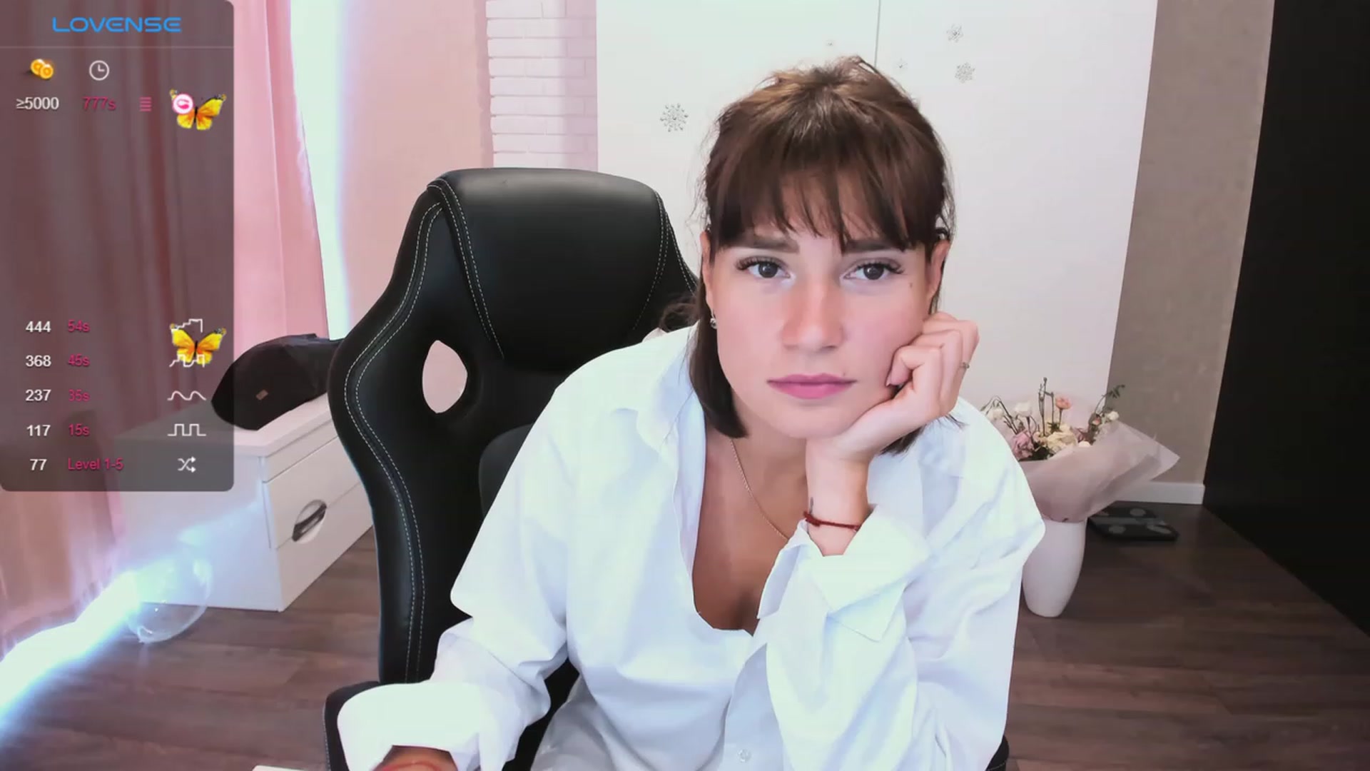 Gallery image thumbnail from HollyMollyy's myfreecams stream on, 10/06/2023, 13:31 image 4 of 20