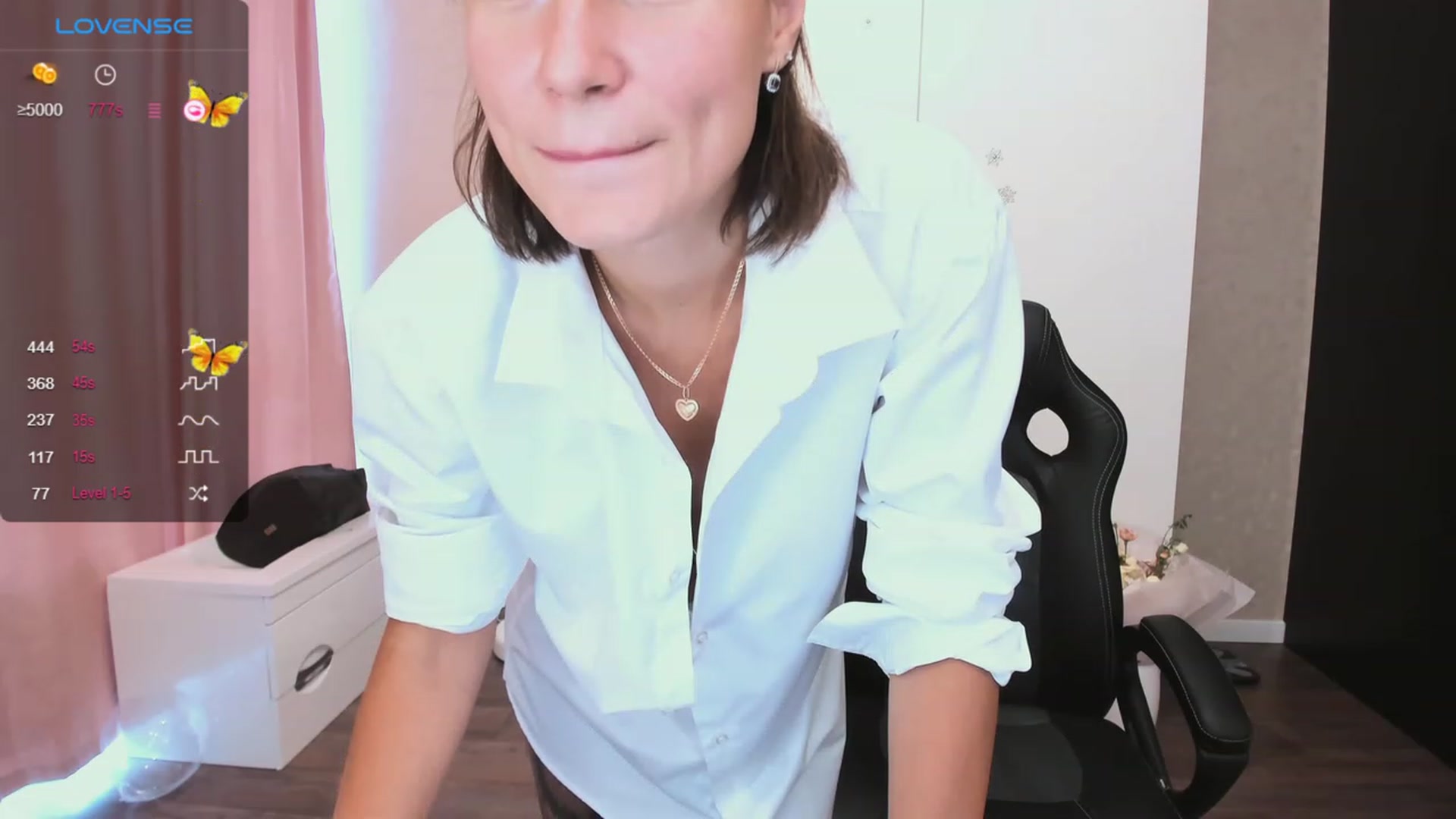 Gallery image thumbnail from HollyMollyy's myfreecams stream on, 10/06/2023, 13:31 image 19 of 20