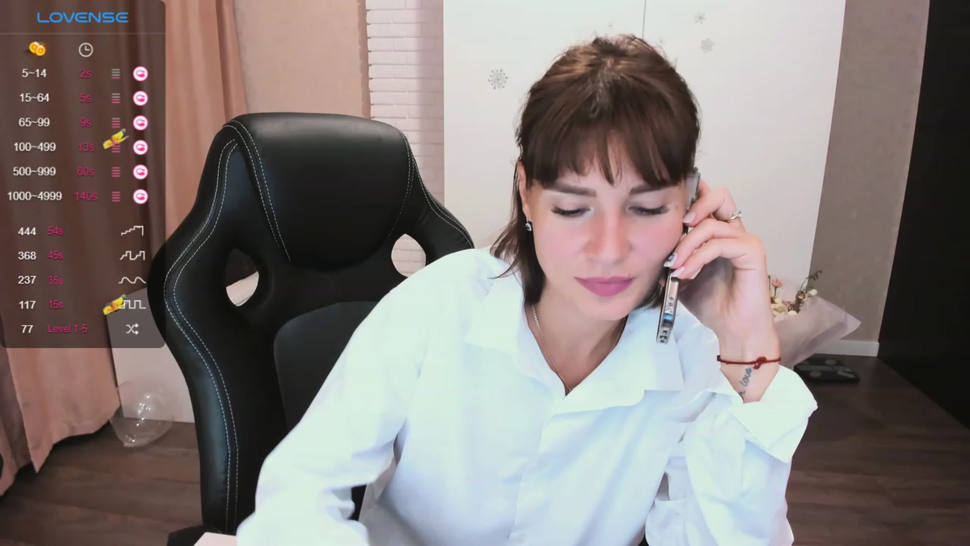 Gallery image thumbnail from HollyMollyy's myfreecams stream on, 10/06/2023, 15:52 image 16 of 20