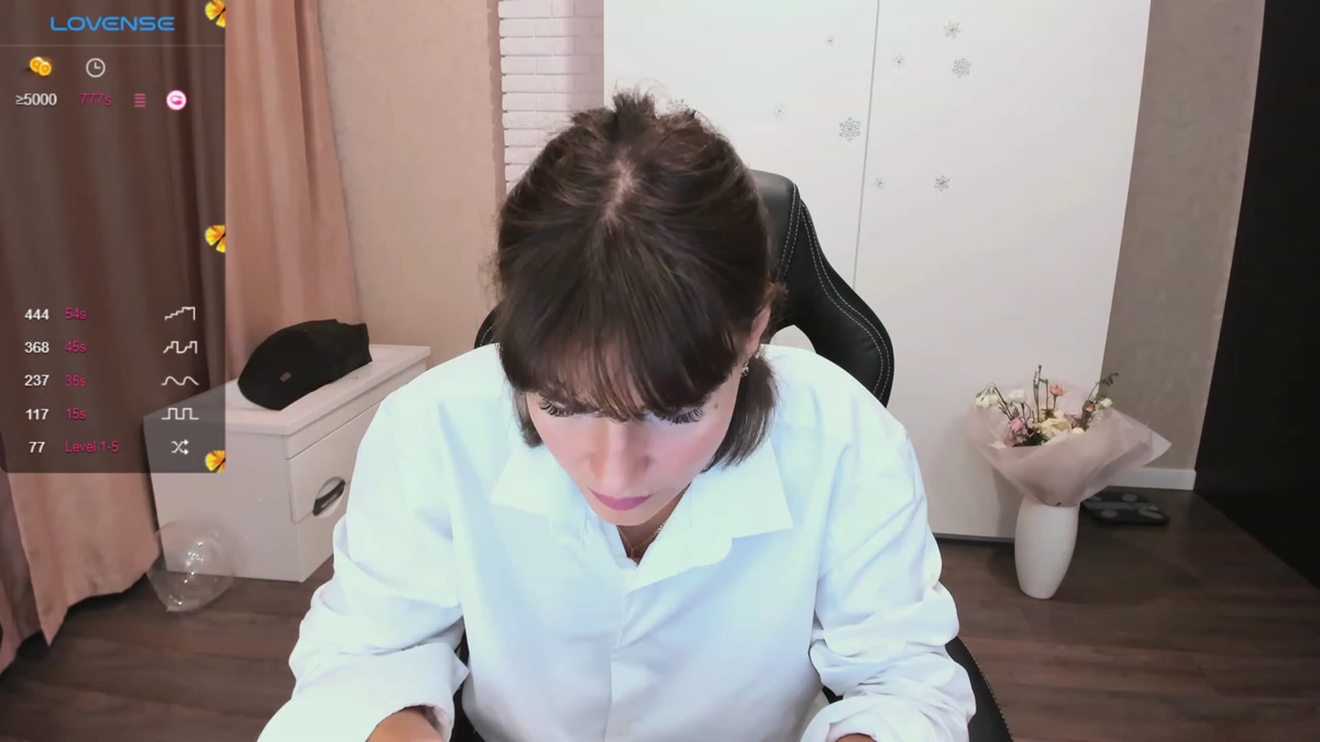 Gallery image thumbnail from HollyMollyy's myfreecams stream on, 10/06/2023, 15:52 image 2 of 20