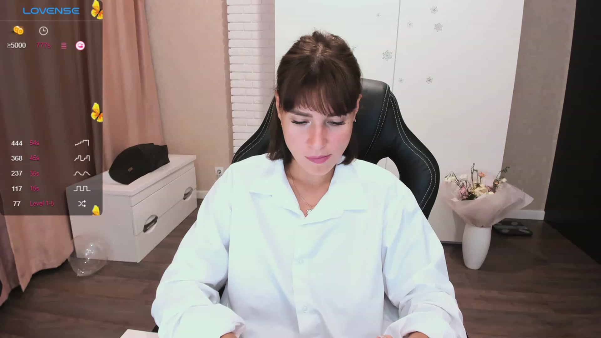 Gallery image thumbnail from HollyMollyy's myfreecams stream on, 10/06/2023, 15:52 image 6 of 20