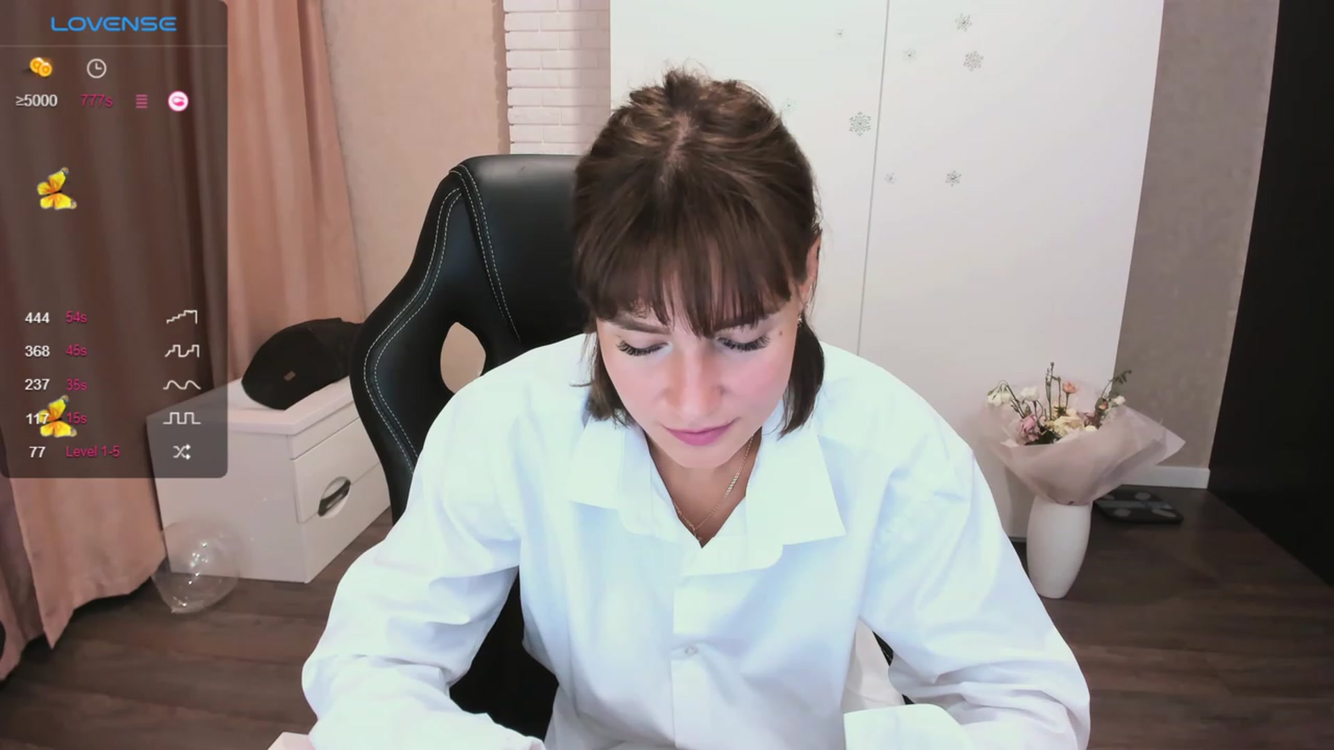 Gallery image thumbnail from HollyMollyy's myfreecams stream on, 10/06/2023, 15:52 image 13 of 20