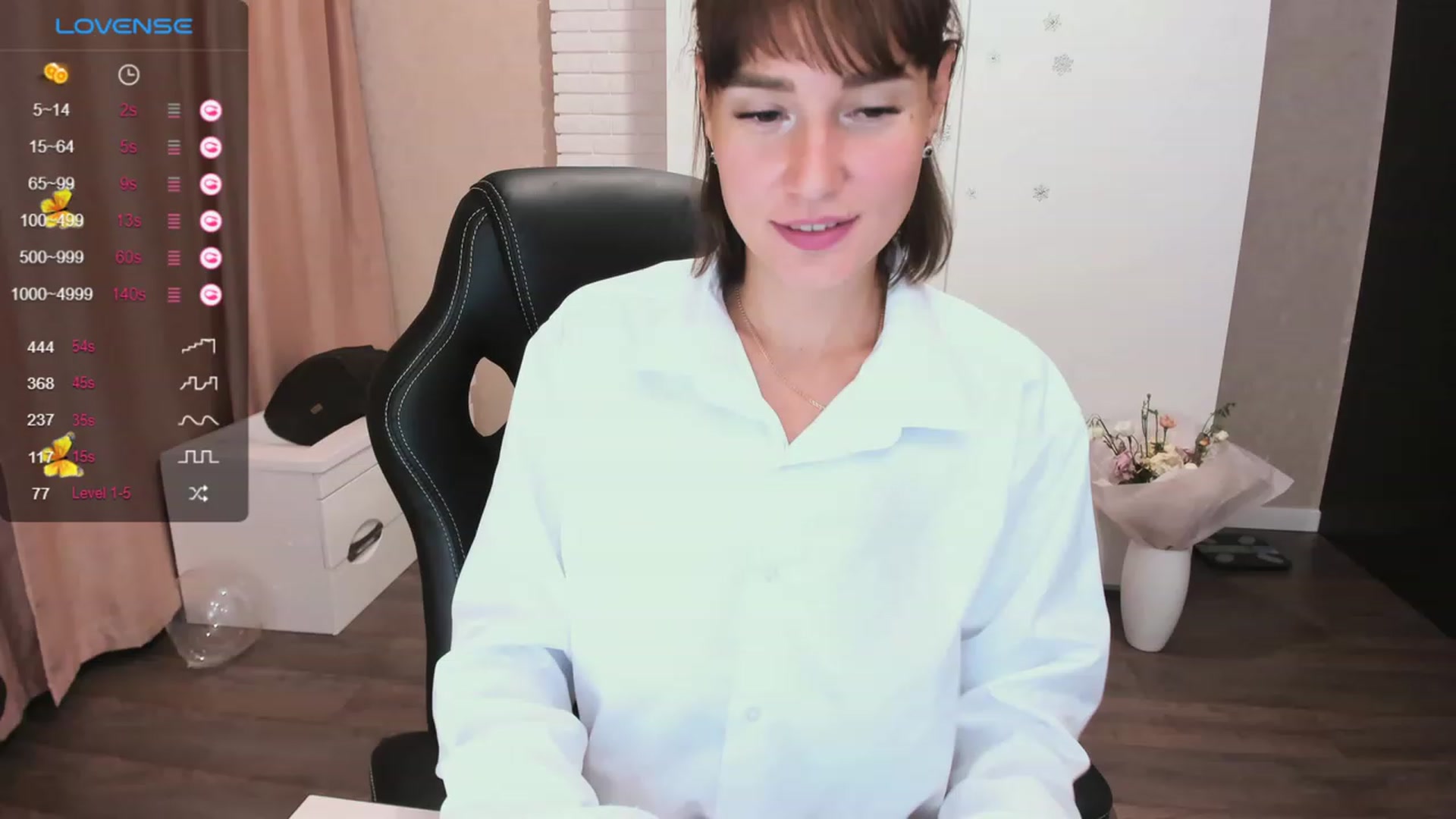 Gallery image thumbnail from HollyMollyy's myfreecams stream on, 10/06/2023, 15:52 image 9 of 20