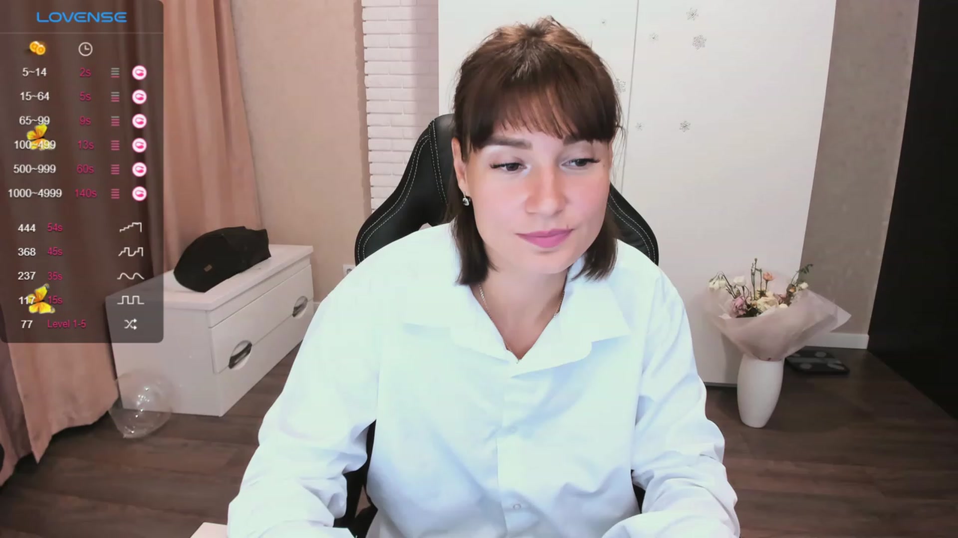Gallery image thumbnail from HollyMollyy's myfreecams stream on, 10/06/2023, 15:52 image 5 of 20