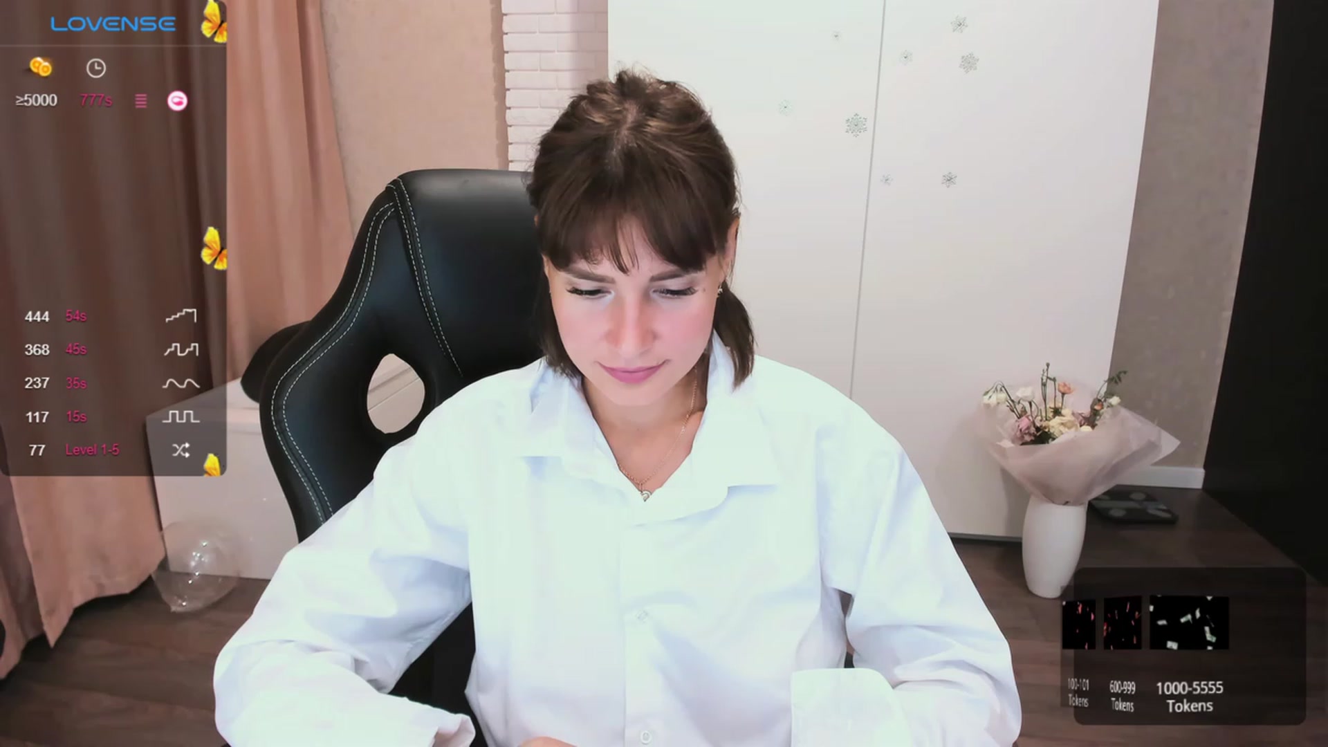 Gallery image thumbnail from HollyMollyy's myfreecams stream on, 10/06/2023, 15:52 image 14 of 20