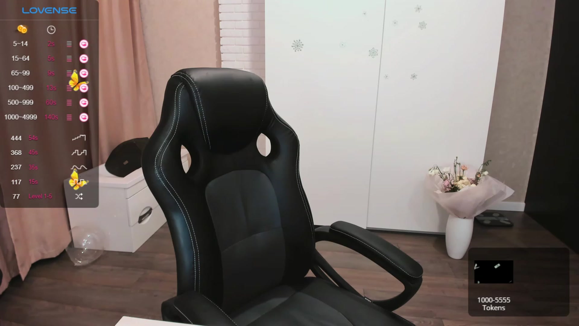 Gallery image thumbnail from HollyMollyy's myfreecams stream on, 10/06/2023, 15:52 image 8 of 20
