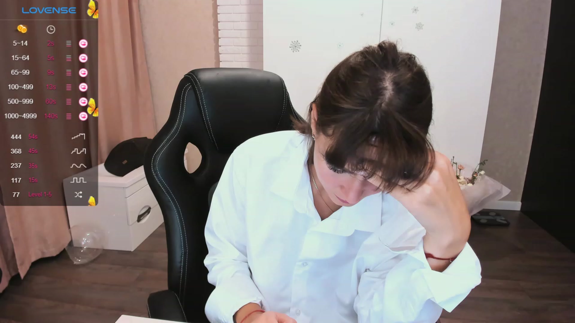 Gallery image thumbnail from HollyMollyy's myfreecams stream on, 10/06/2023, 15:52 image 10 of 20