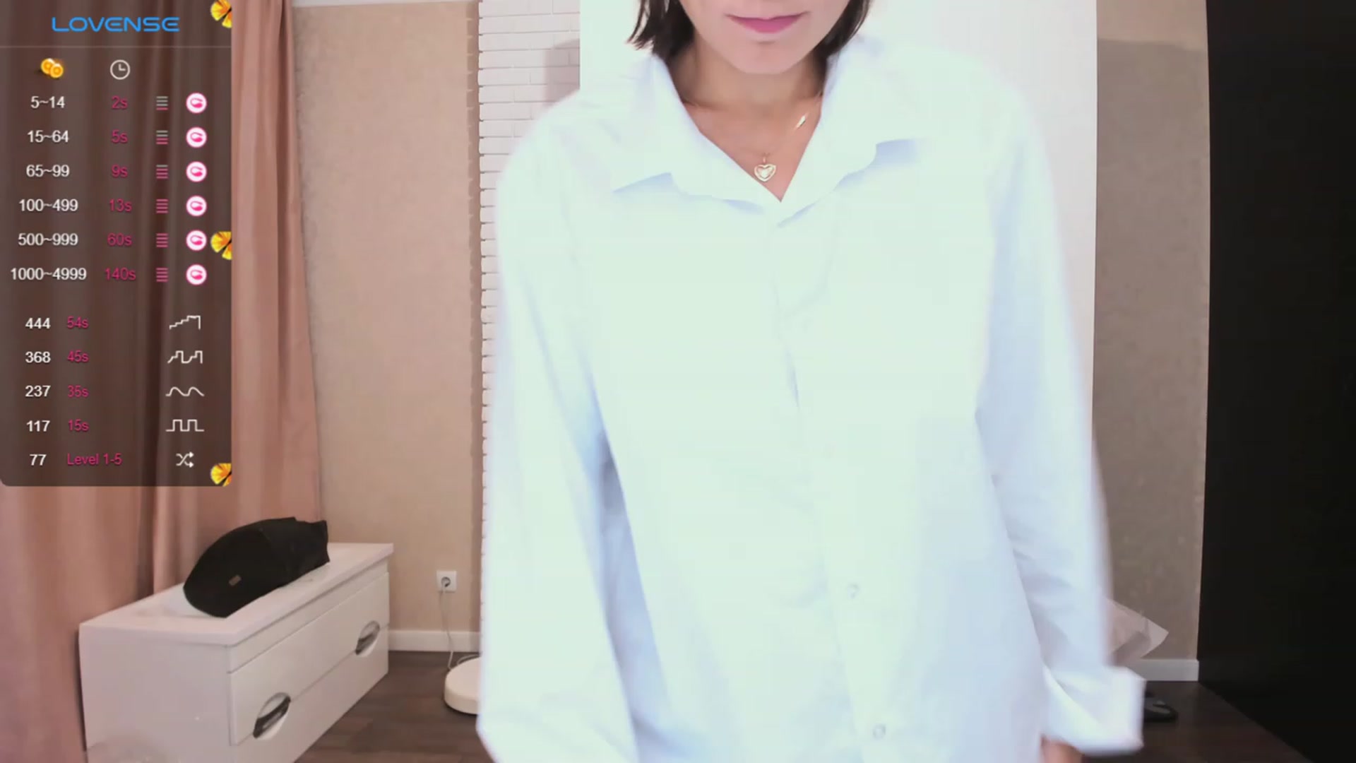 Gallery image thumbnail from HollyMollyy's myfreecams stream on, 10/06/2023, 17:28 image 9 of 20