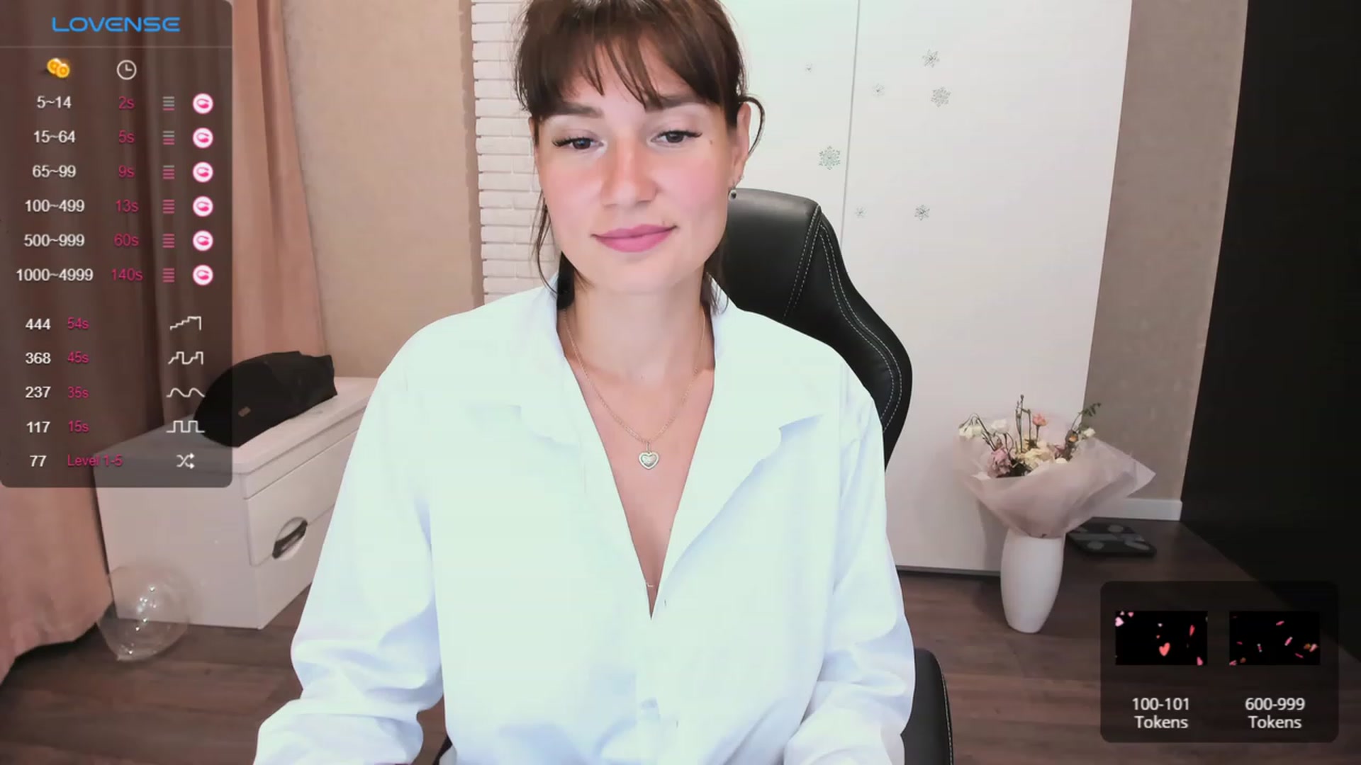 Gallery image thumbnail from HollyMollyy's myfreecams stream on, 10/06/2023, 17:28 image 16 of 20