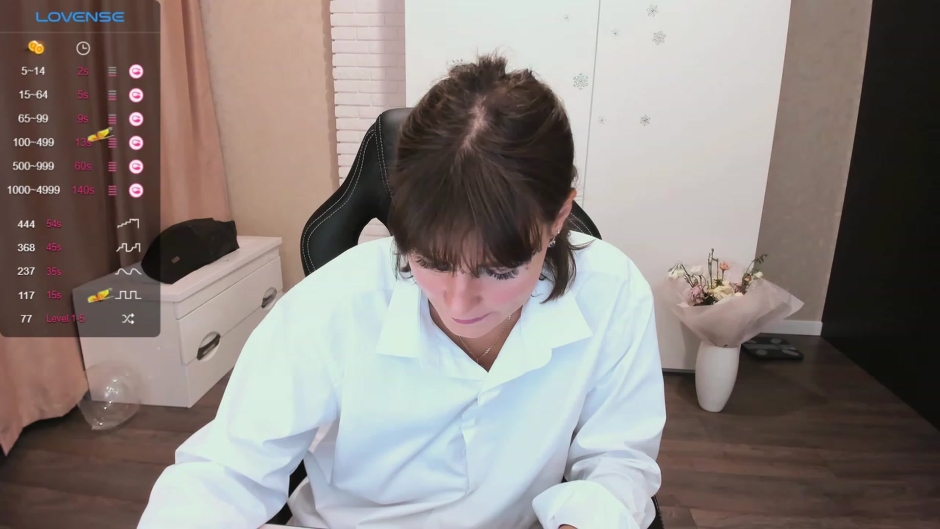 Gallery image thumbnail from HollyMollyy's myfreecams stream on, 10/06/2023, 17:28 image 6 of 20