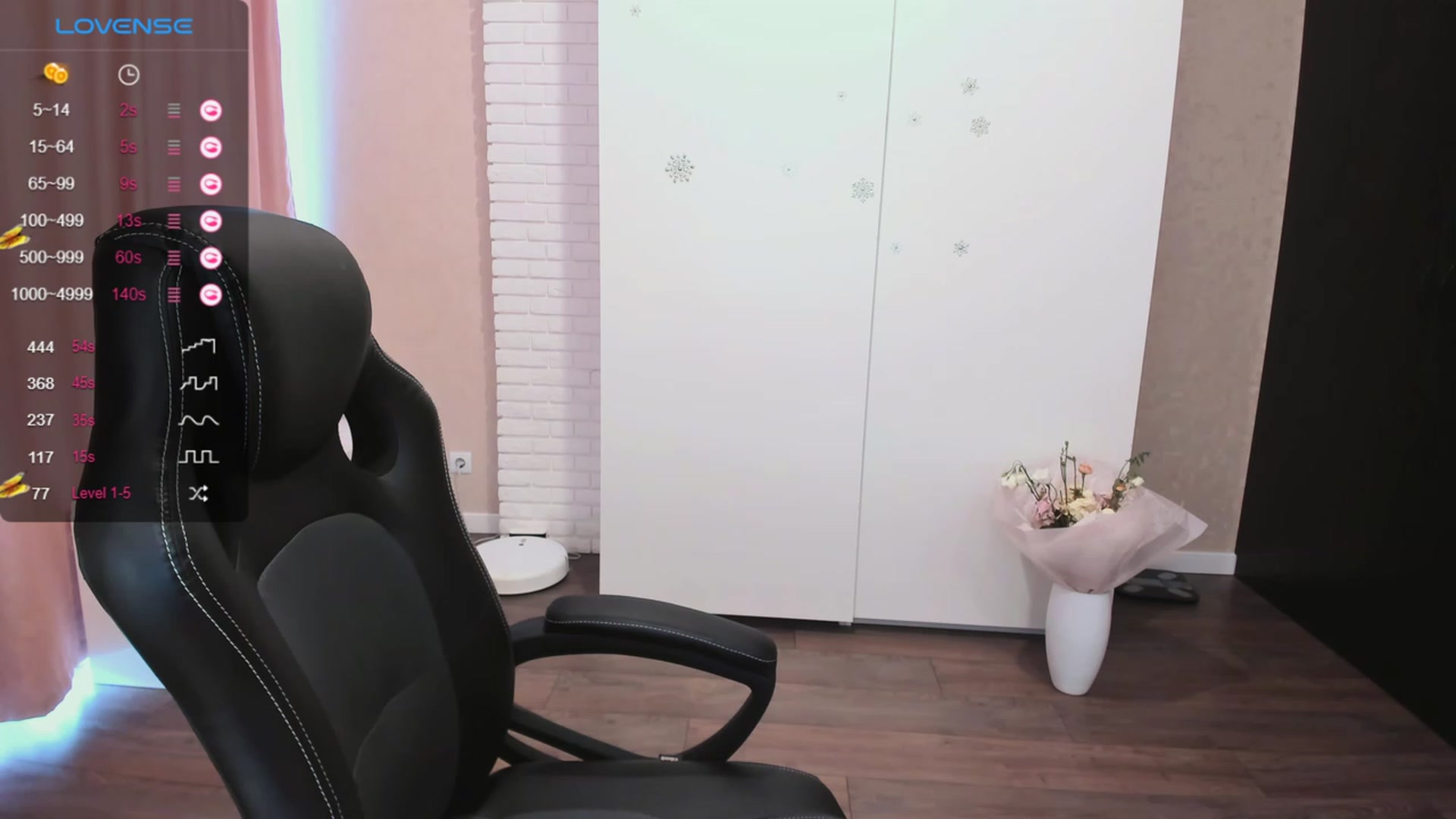 Gallery image thumbnail from HollyMollyy's myfreecams stream on, 10/07/2023, 13:35 image 1 of 20