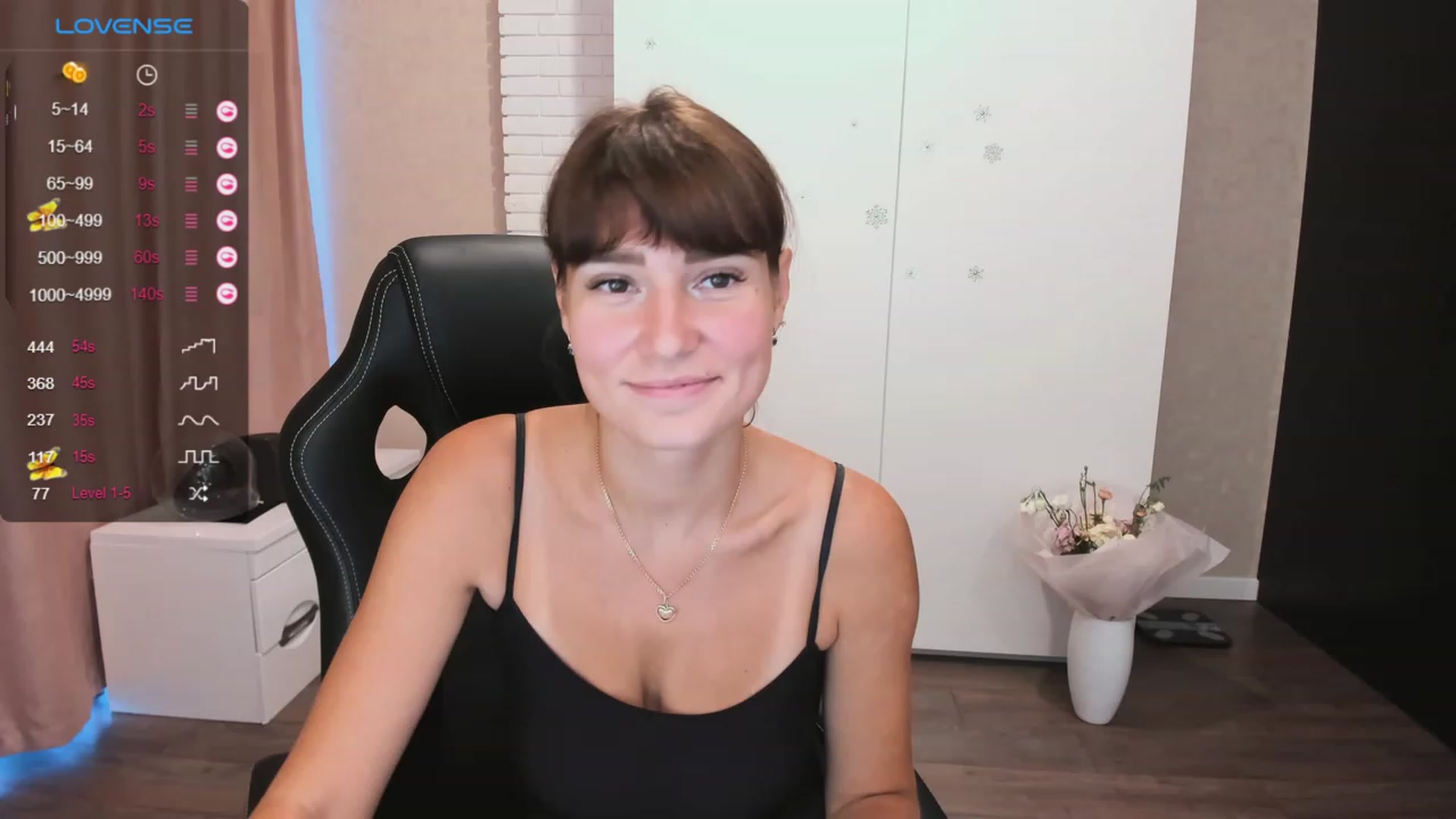 Gallery image thumbnail from HollyMollyy's myfreecams stream on, 10/07/2023, 15:09 image 3 of 20