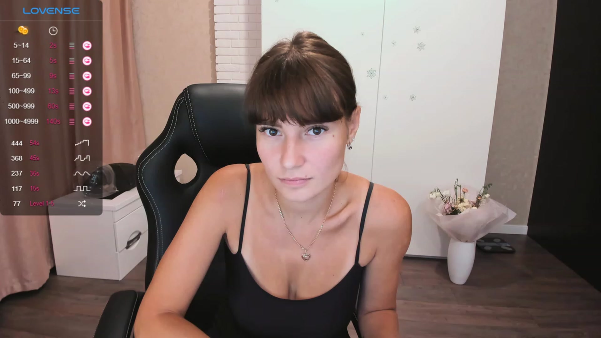 Gallery image thumbnail from HollyMollyy's myfreecams stream on, 10/07/2023, 19:49 image 14 of 20