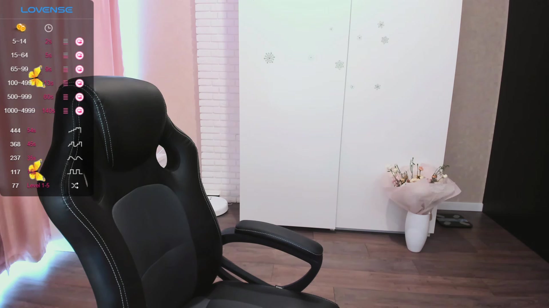 Gallery image thumbnail from HollyMollyy's myfreecams stream on, 10/08/2023, 08:46 image 17 of 20