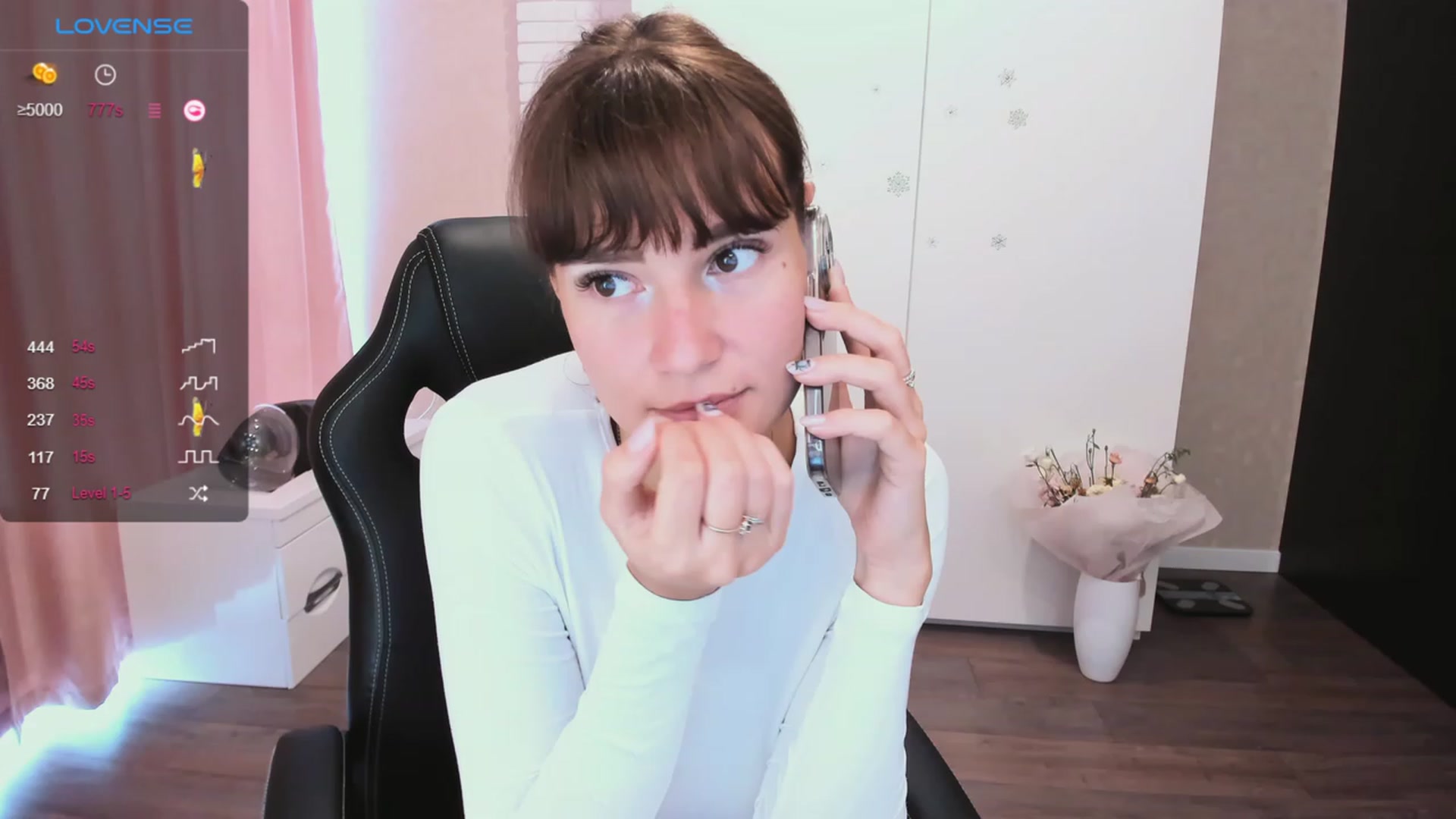 Gallery image thumbnail from HollyMollyy's myfreecams stream on, 10/08/2023, 08:46 image 14 of 20