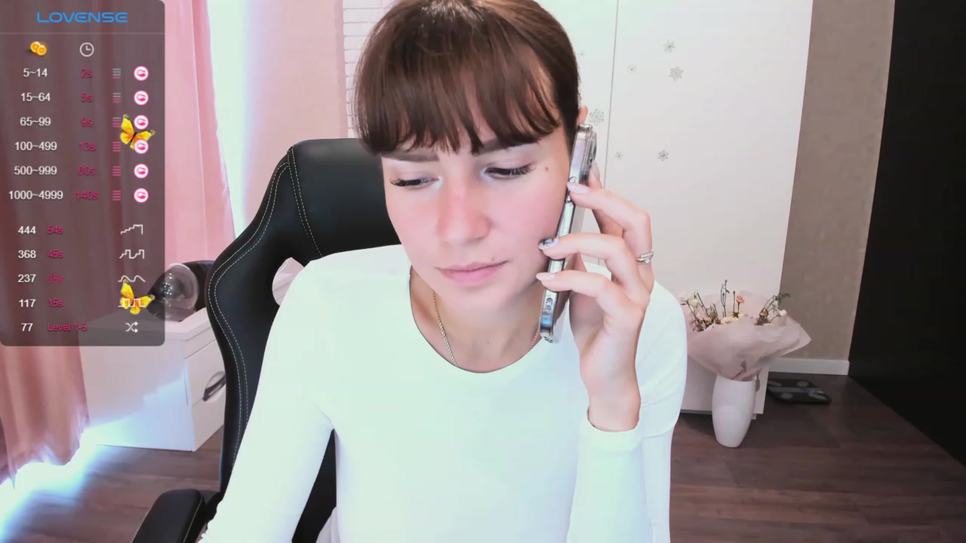 Gallery image thumbnail from HollyMollyy's myfreecams stream on, 10/08/2023, 08:46 image 15 of 20