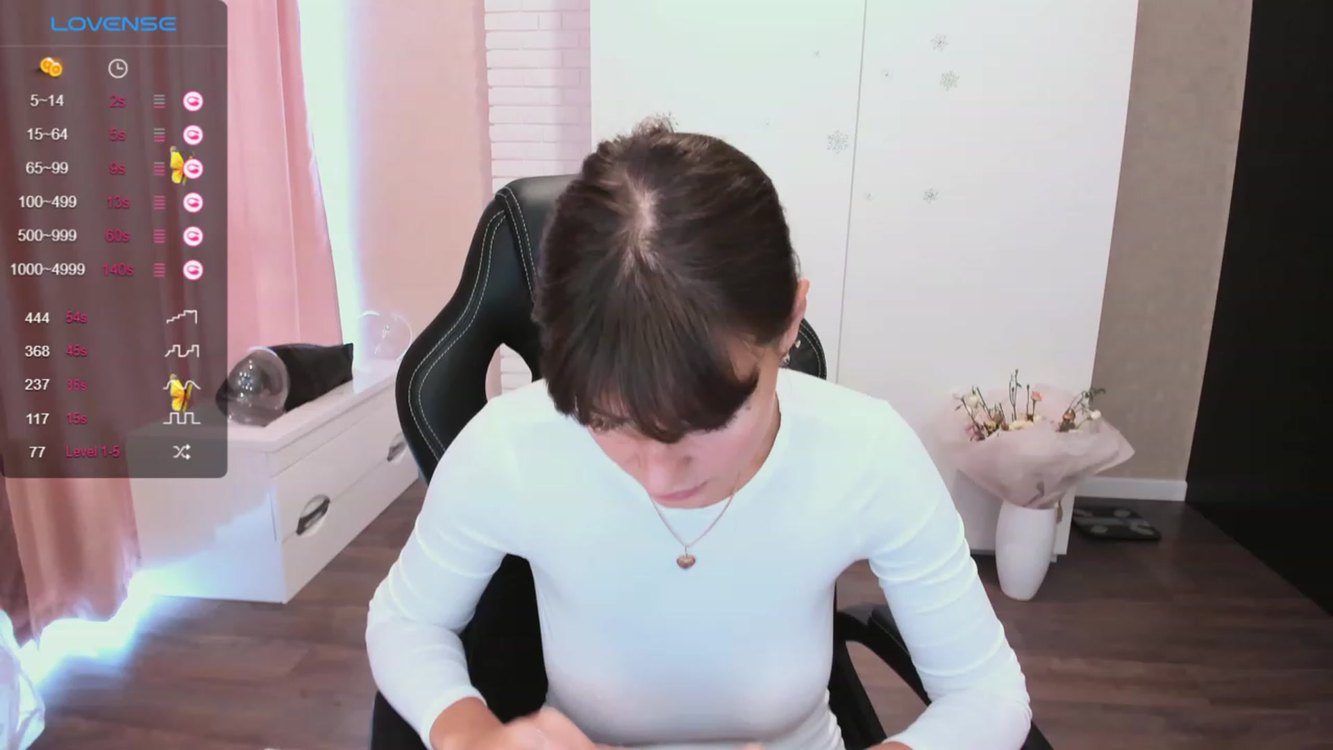 Gallery image thumbnail from HollyMollyy's myfreecams stream on, 10/08/2023, 13:33 image 8 of 20