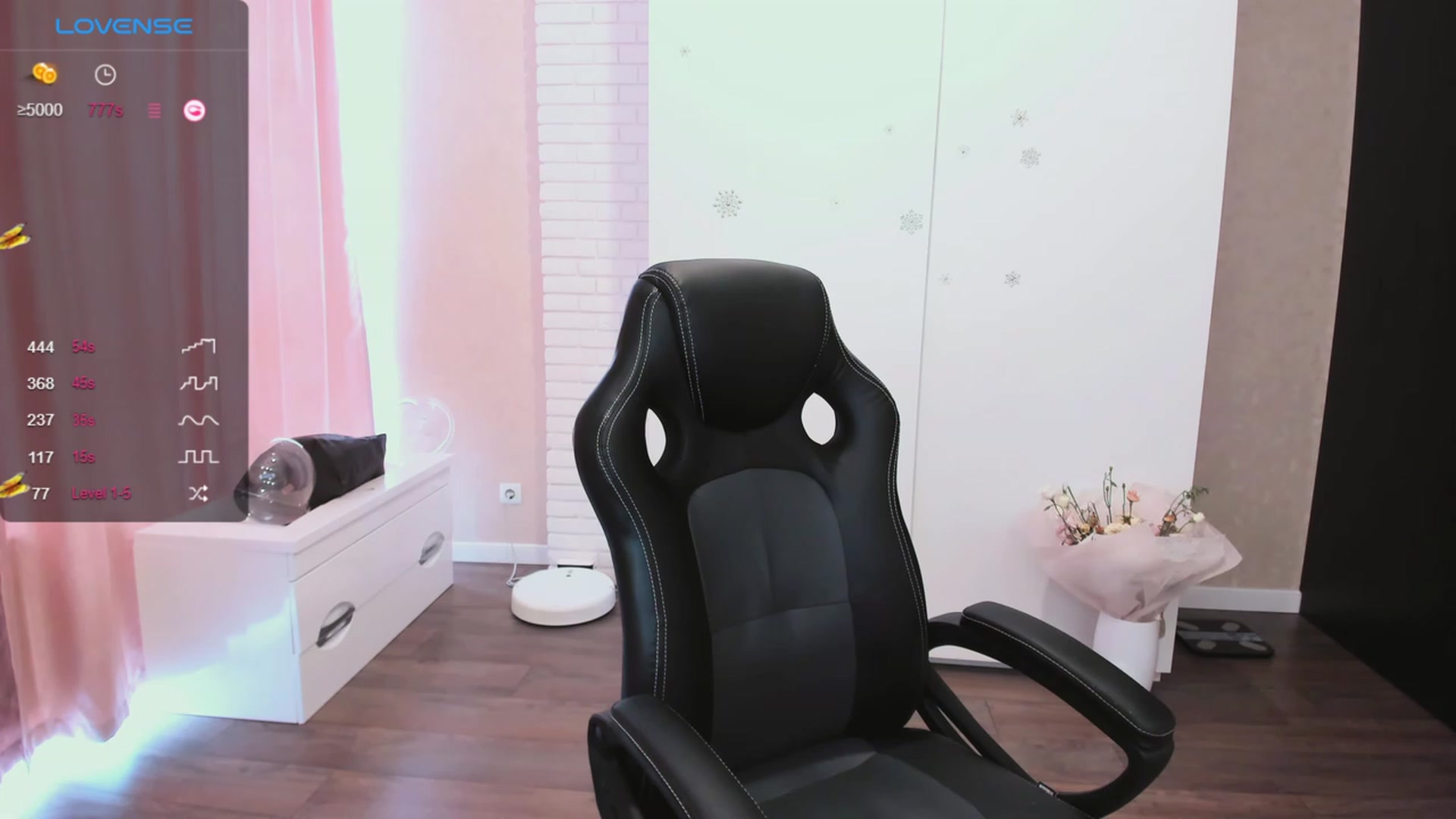 Gallery image thumbnail from HollyMollyy's myfreecams stream on, 10/08/2023, 13:33 image 2 of 20
