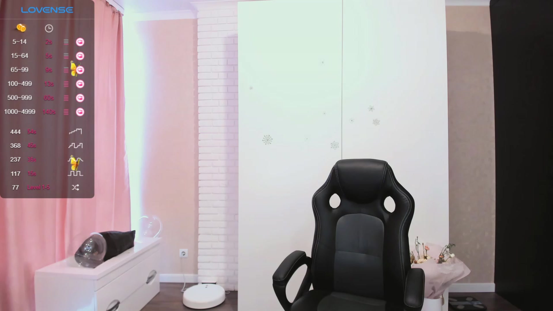 Gallery image thumbnail from HollyMollyy's myfreecams stream on, 10/08/2023, 13:33 image 14 of 20