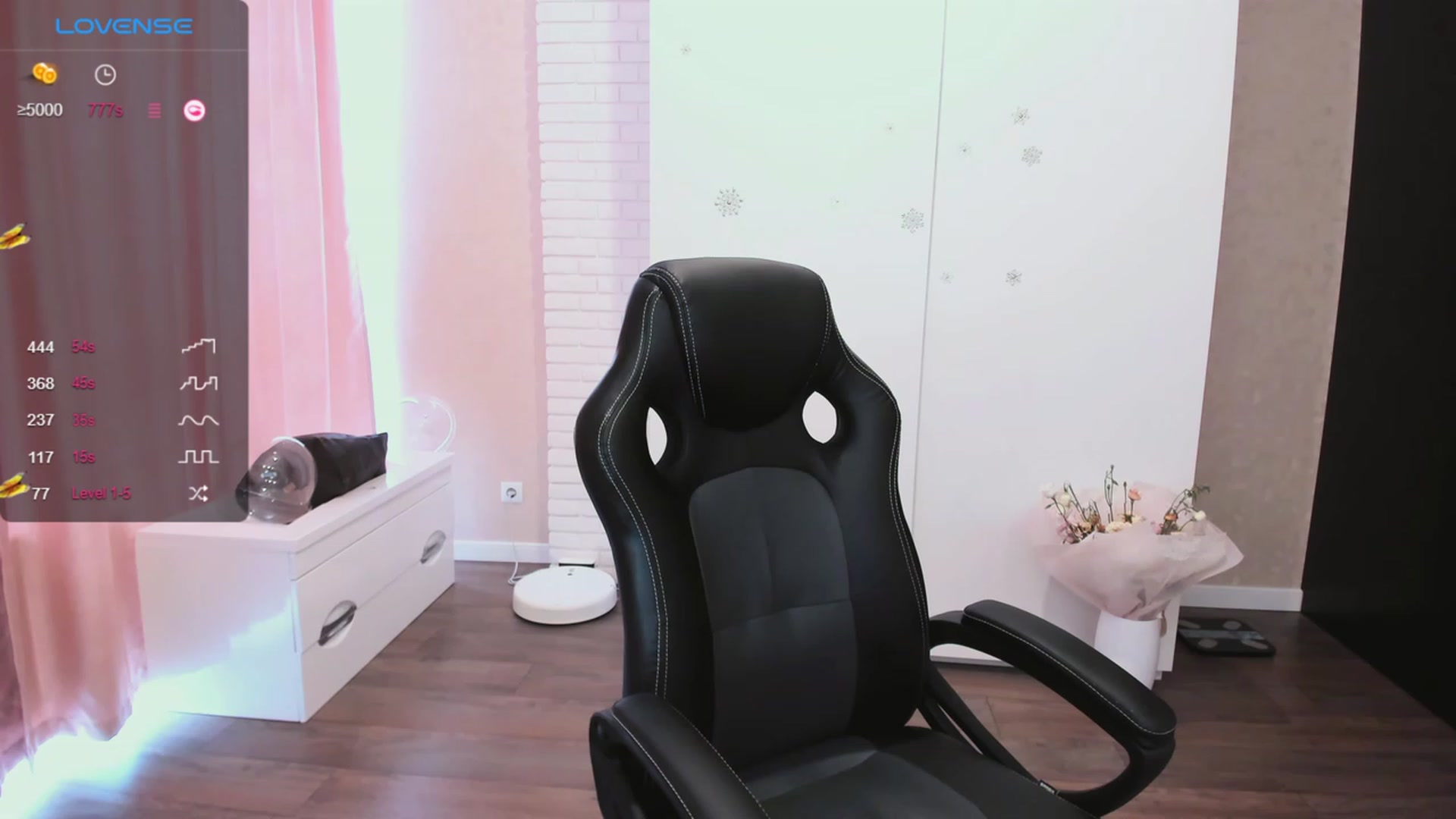 Gallery image thumbnail from HollyMollyy's myfreecams stream on, 10/08/2023, 13:33 image 1 of 20