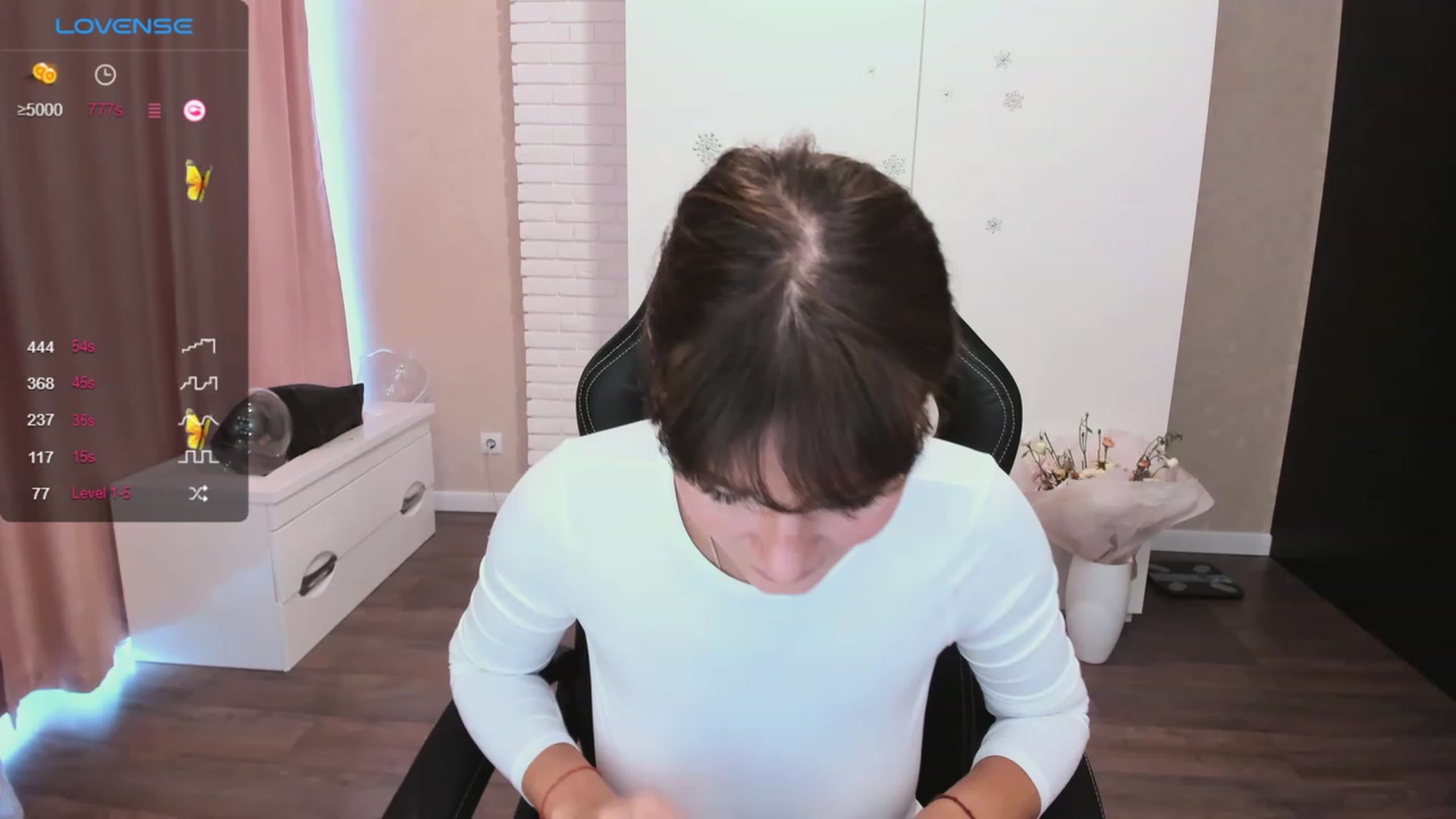 Gallery image thumbnail from HollyMollyy's myfreecams stream on, 10/08/2023, 13:48 image 6 of 20
