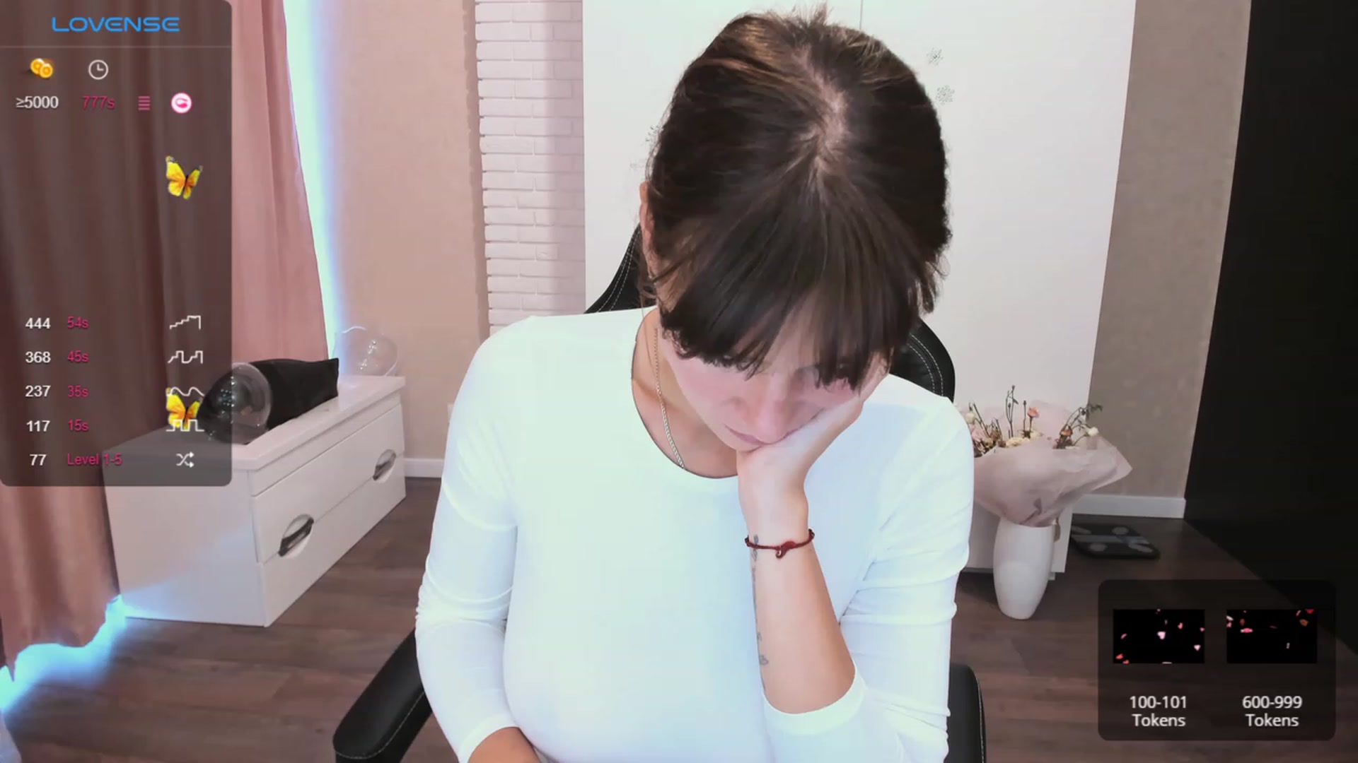 Gallery image thumbnail from HollyMollyy's myfreecams stream on, 10/08/2023, 13:48 image 14 of 20