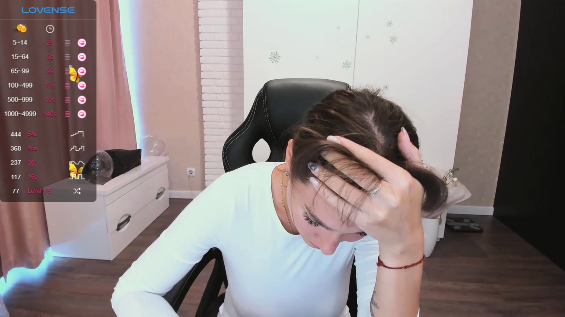 Gallery image thumbnail from HollyMollyy's myfreecams stream on, 10/08/2023, 13:48 image 12 of 20