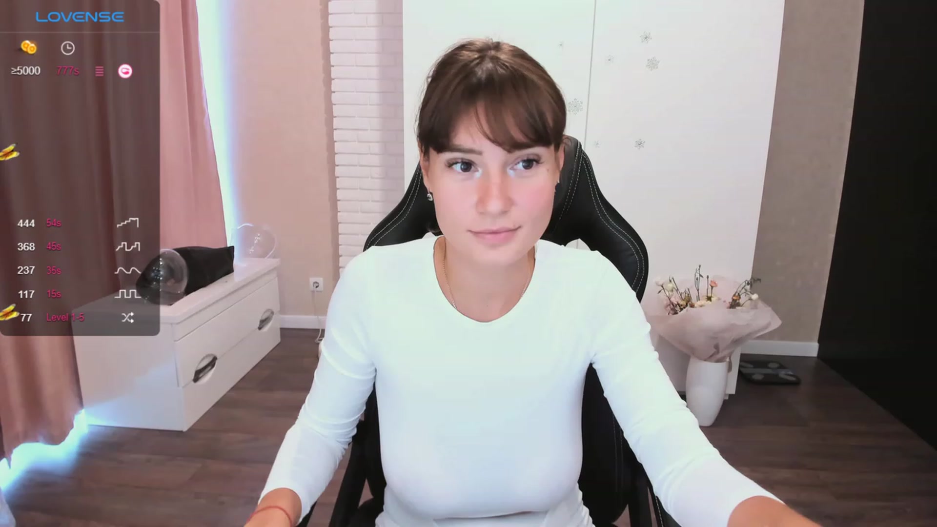 Gallery image thumbnail from HollyMollyy's myfreecams stream on, 10/08/2023, 13:48 image 3 of 20