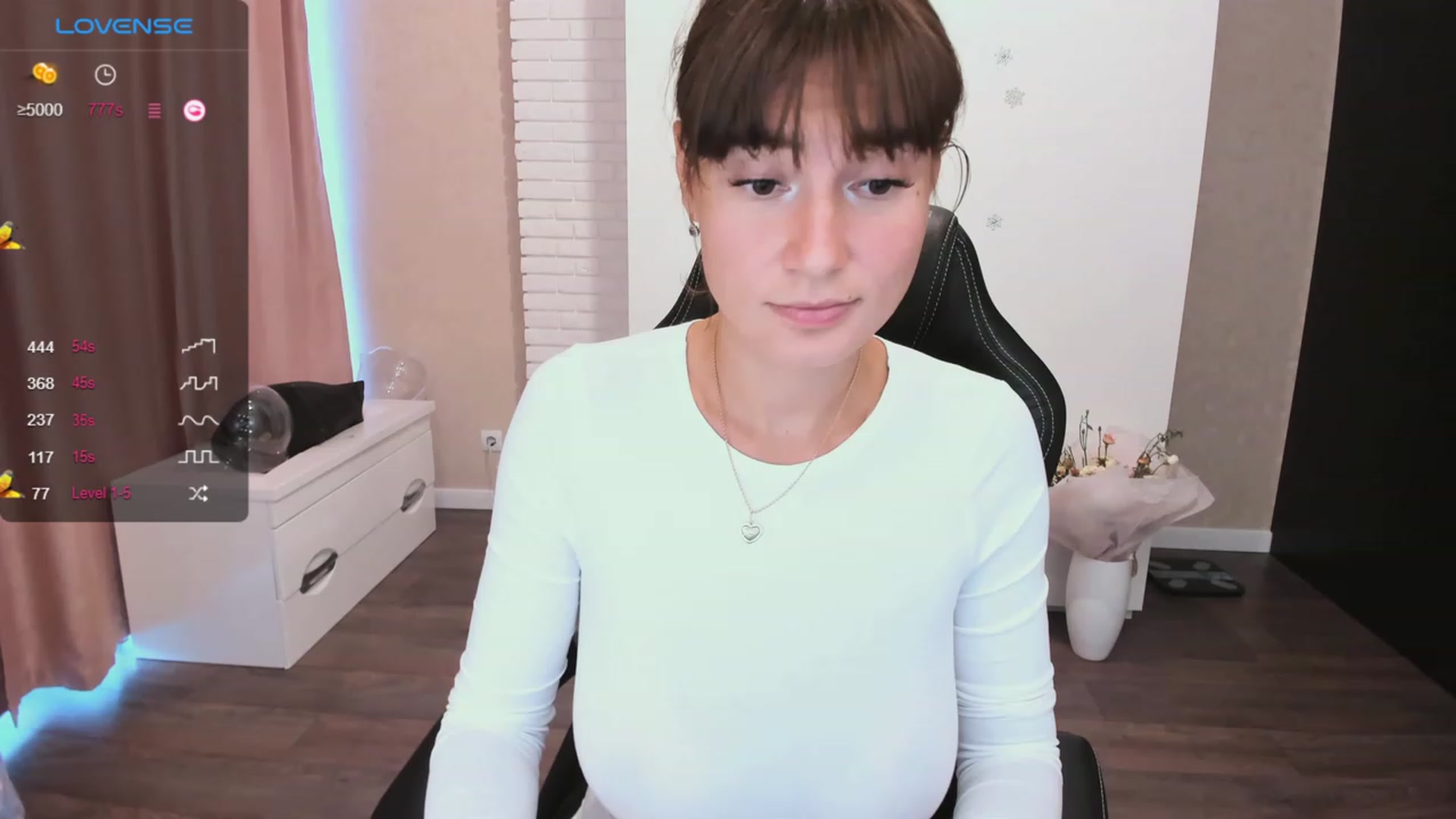 Gallery image thumbnail from HollyMollyy's myfreecams stream on, 10/08/2023, 13:48 image 19 of 20